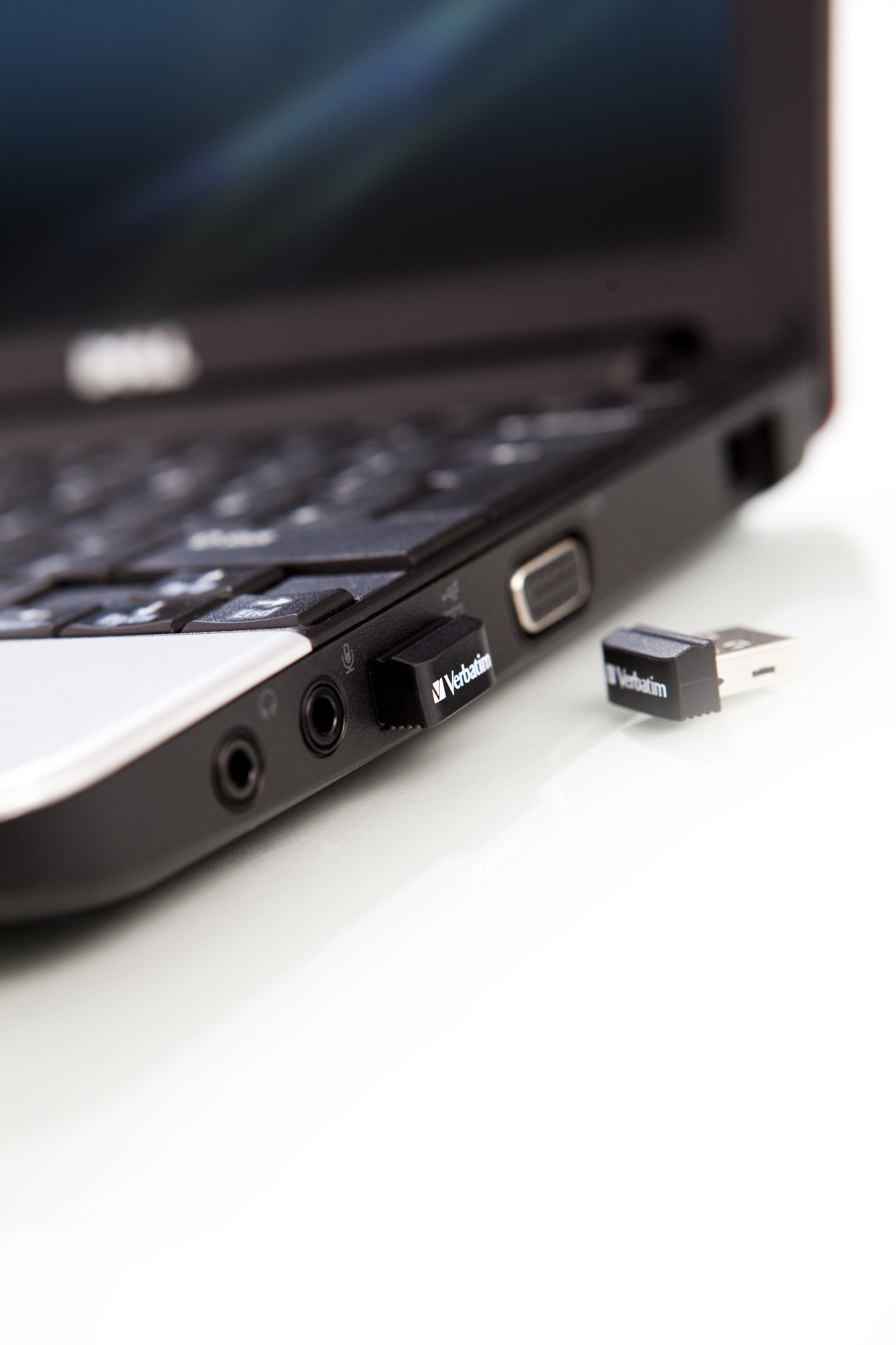 Pendrive Verbatim Store 'N' Stay Nano 32 Gb Usb 2.0 Negro