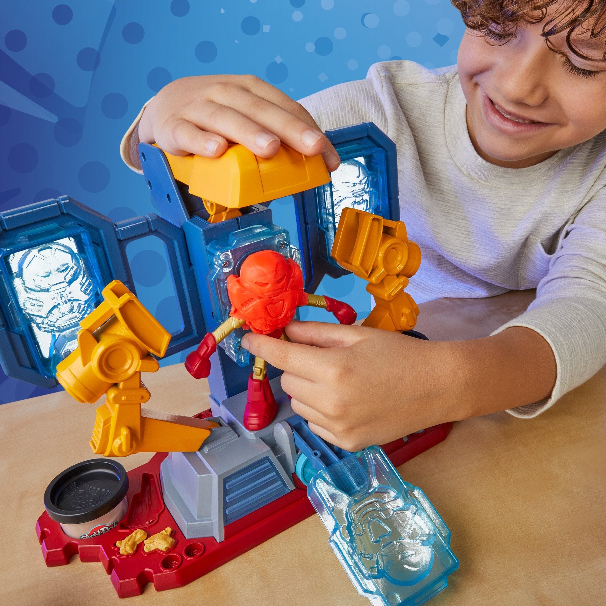 Hasbro G00355l0, Modelado