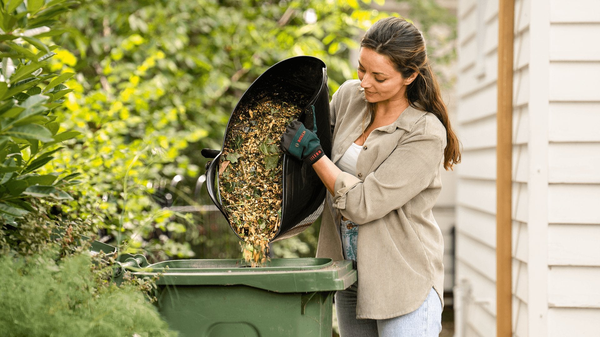 EAN 4059952640013 - Bosch AXT RAPID 2000 triturador de césped 2000 W Hoja imagen 6