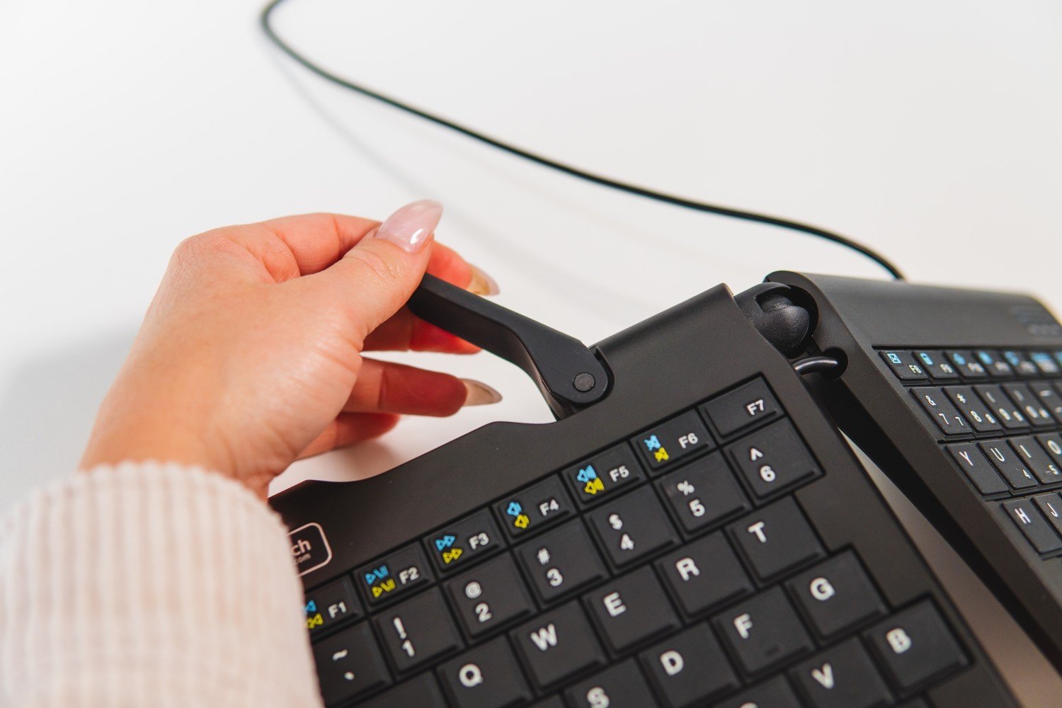 Teclado Alemán Bakkerelkhuizen Goldtouch Travel Go2 Wired Usb Qwertz Negro