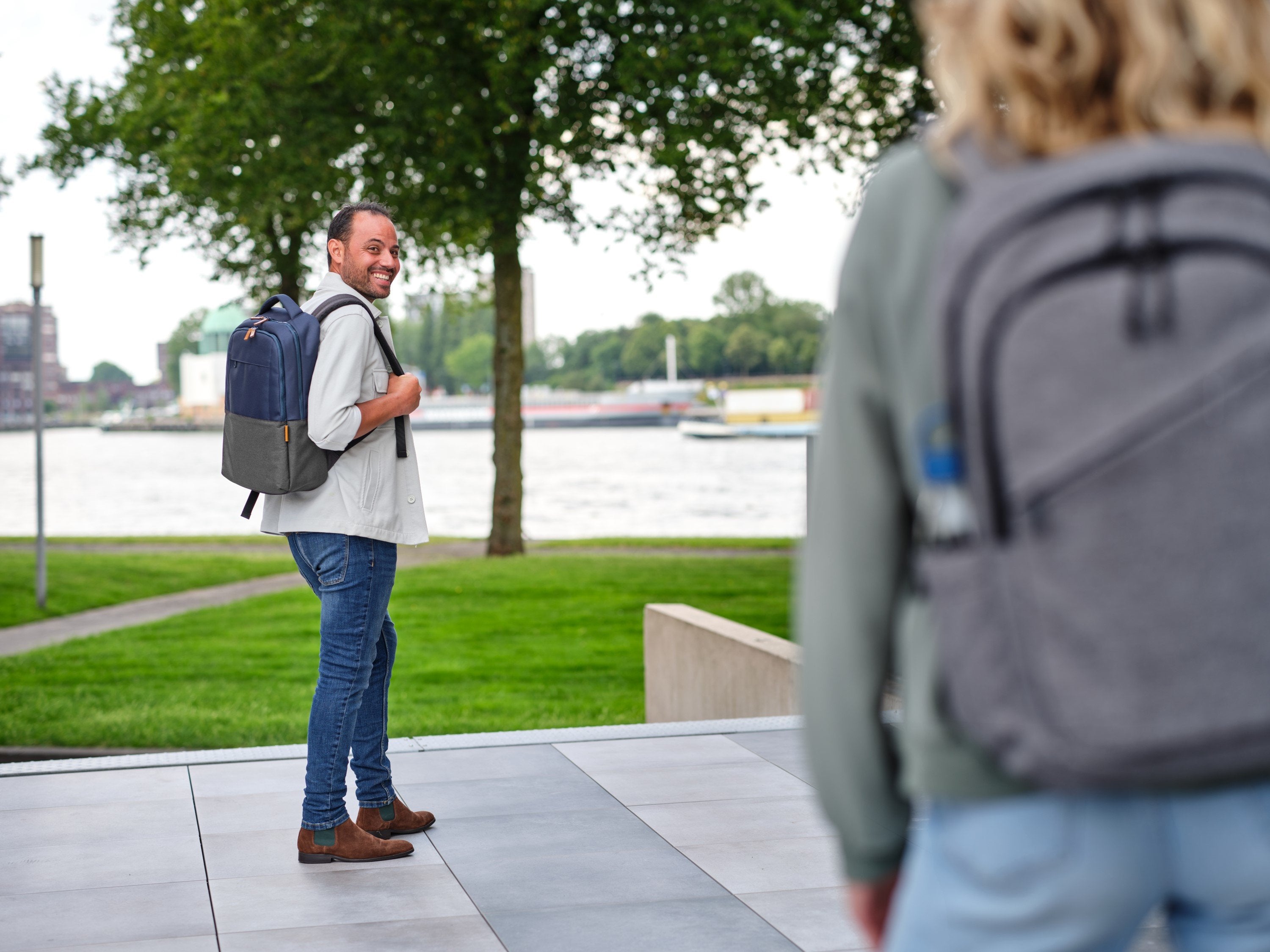 Mochila  Trust Avana 40,6 Cm (16") Gris