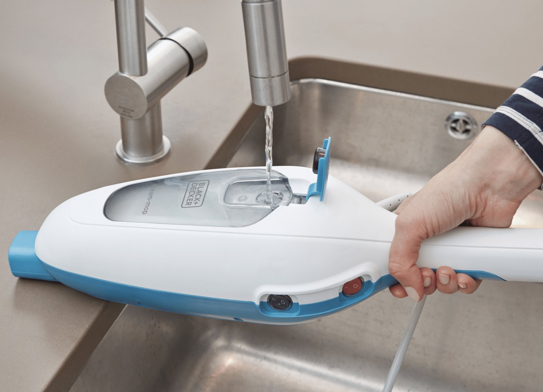 Black + Decker Fsm13e1-Qs Escoba Limpiador A Vapor - Blanco