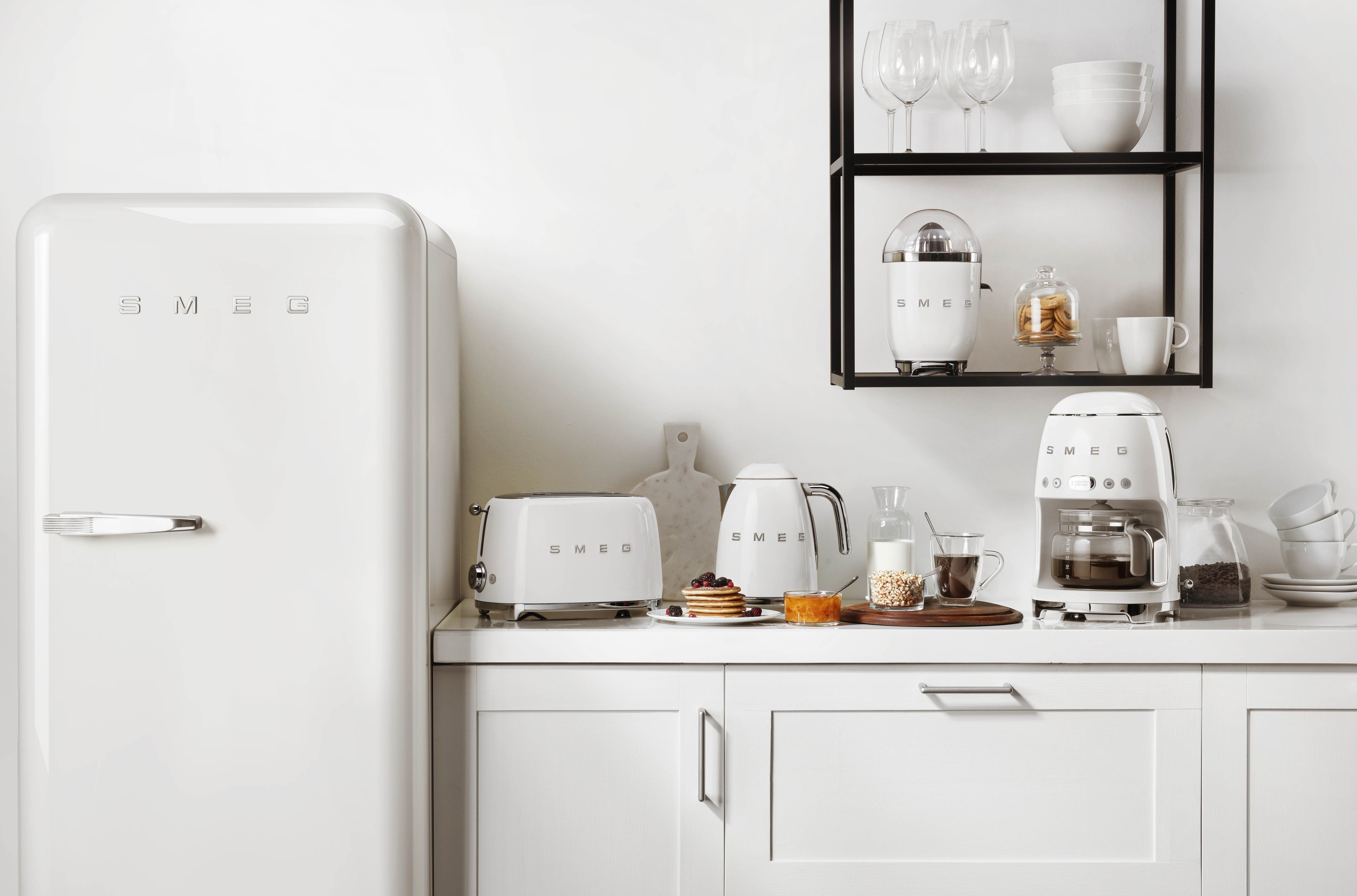 EAN 8017709280550 - Smeg DCF02WHEU cafetera eléctrica Totalmente automática Cafetera de filtro 1,4 L imagen 8