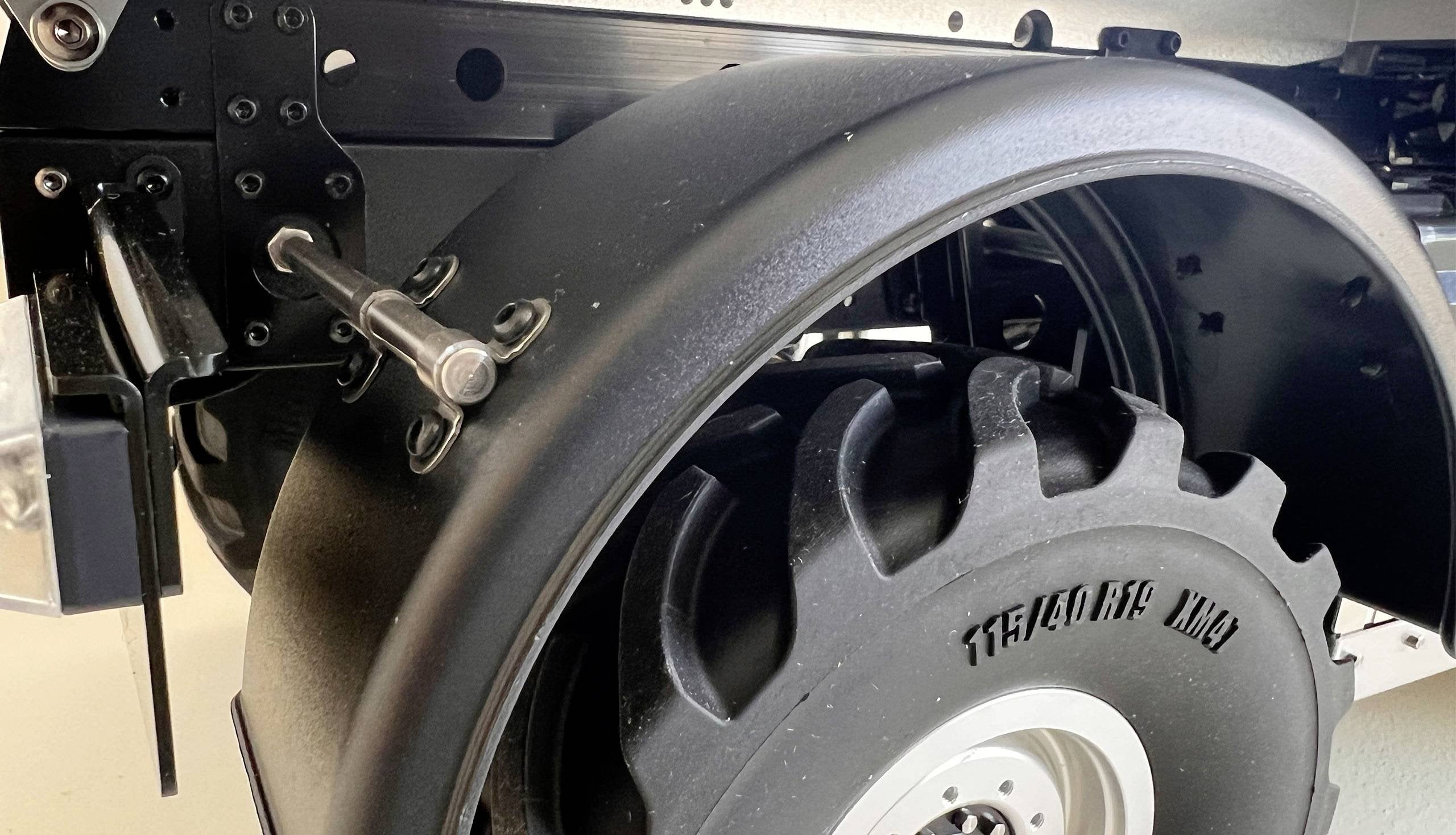 Amewi Mercedes-Benz Unimog Geräteträger 4wd 1:10 Artr Naranja