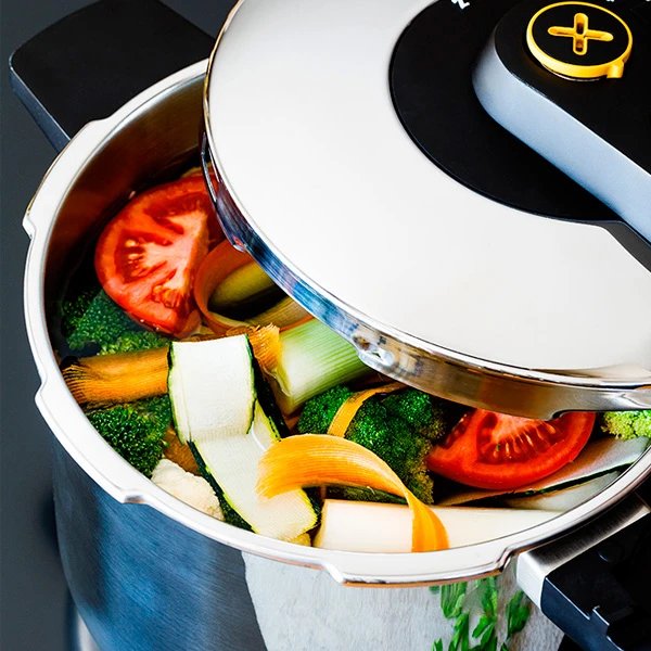La Olla A Presión Excellent Te Permite Ahorrar Hasta Un 70% De Tiempo Y Energía Respecto A Una Olla De Cocción Tradicional, Equipada Con La Mejor Tecnología En Seguridad Y Funcionamiento.

Está Fabricada En Acero Inoxidable 18/10 Muy Resist