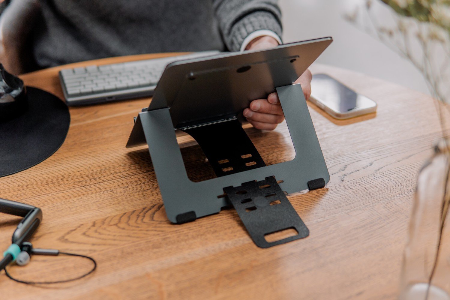 Bakker Elkhuizen Soporte Para Portátil Y Tablet Flextop 170 Gris Oscuro