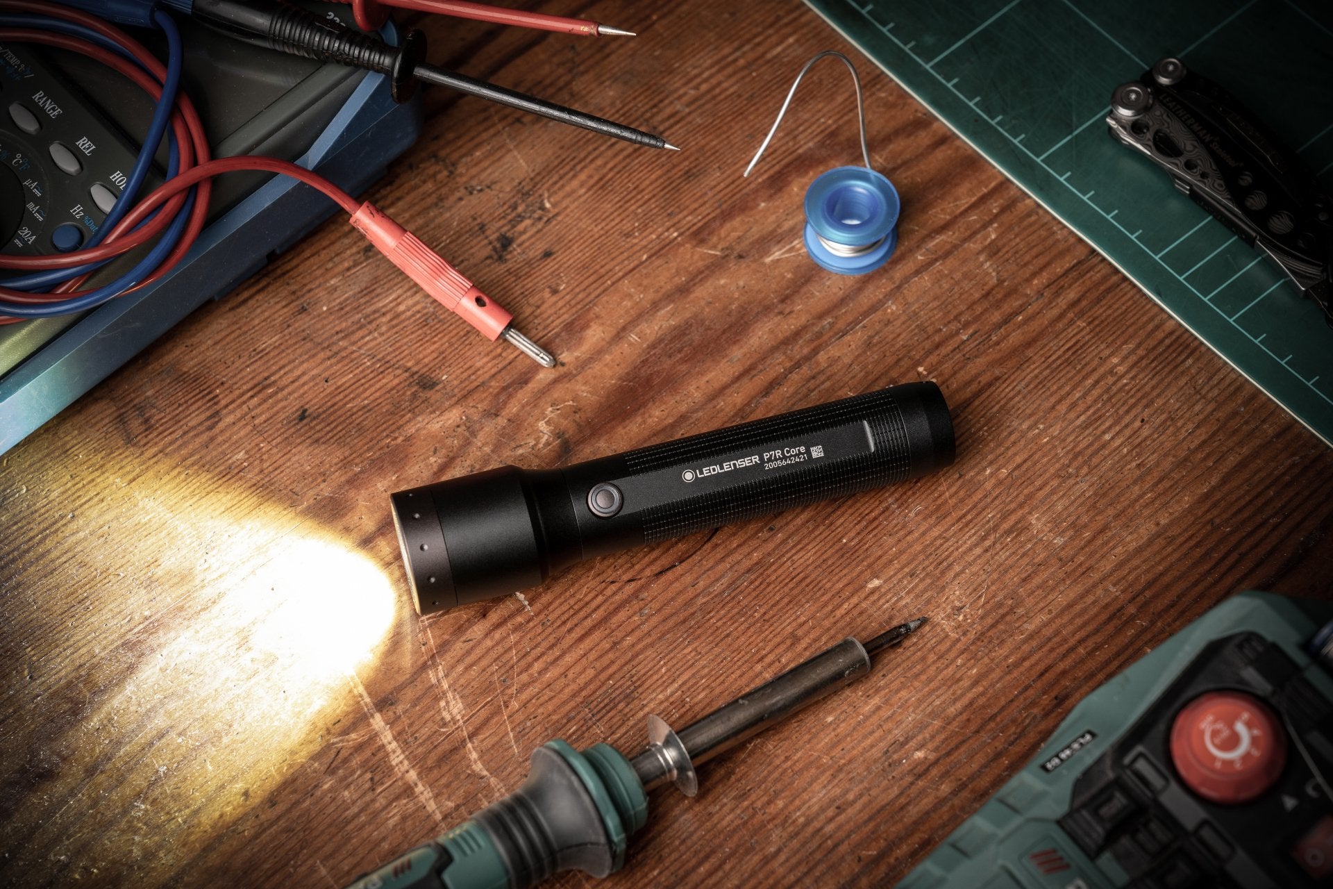 EAN 4058205020510 - Ledlenser P7R Core Negro Linterna de mano LED imagen 8