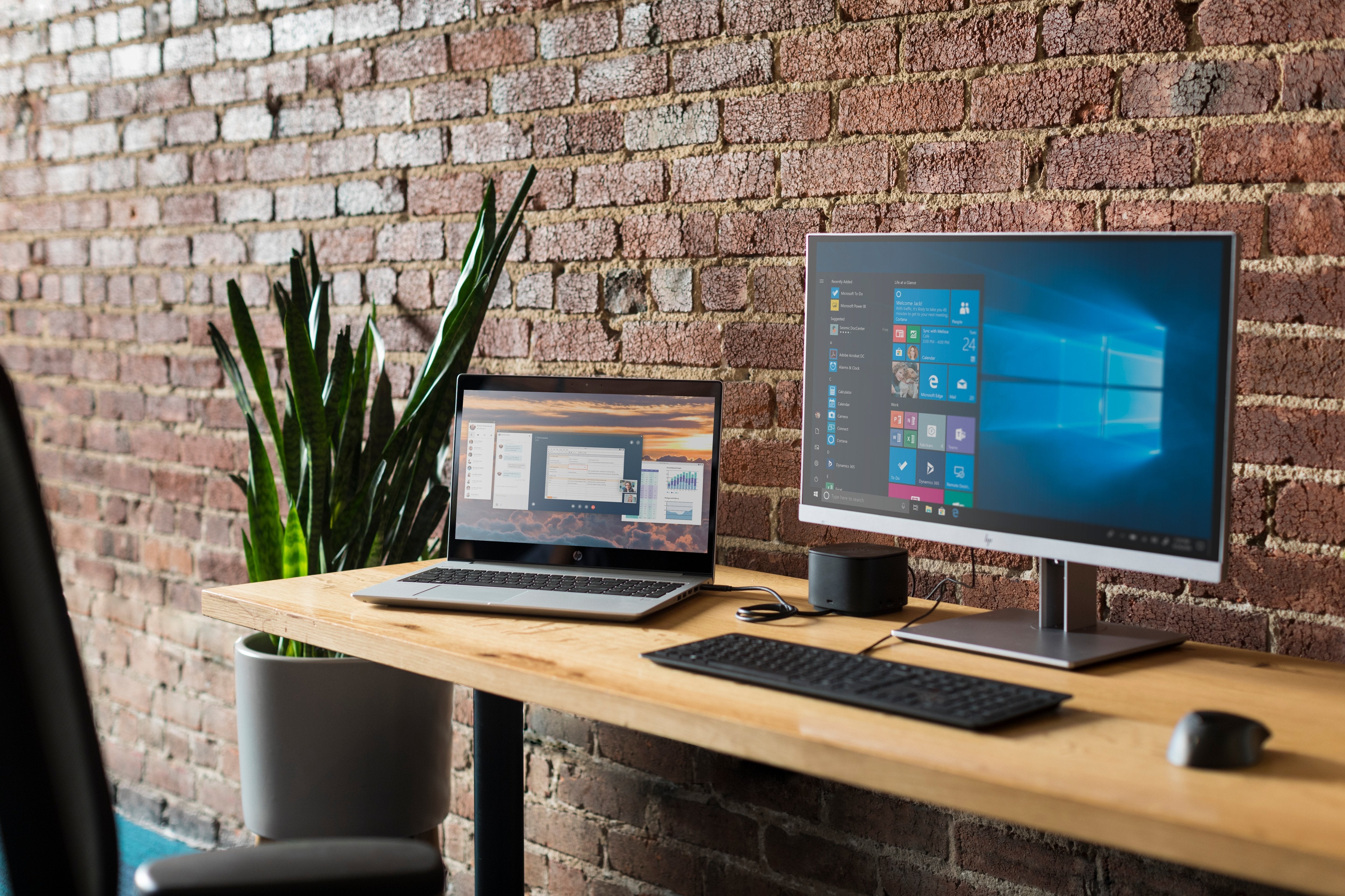 Thunderbolt Dock G2 With  Combo Cable