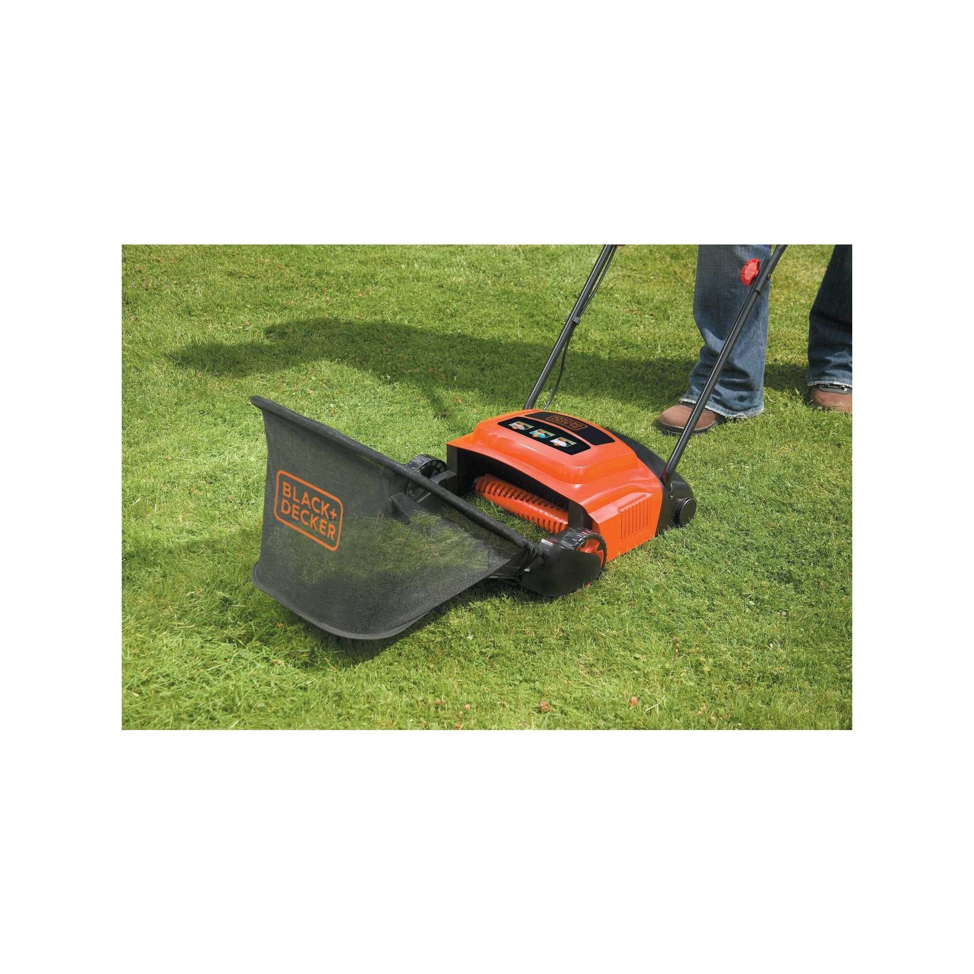 Escarificador Black+Decker Gd300-Qs De Césped 600 W Naranja/Negro, 600 W, Corriente Alterna, 1 Pieza(S), 7 Kg