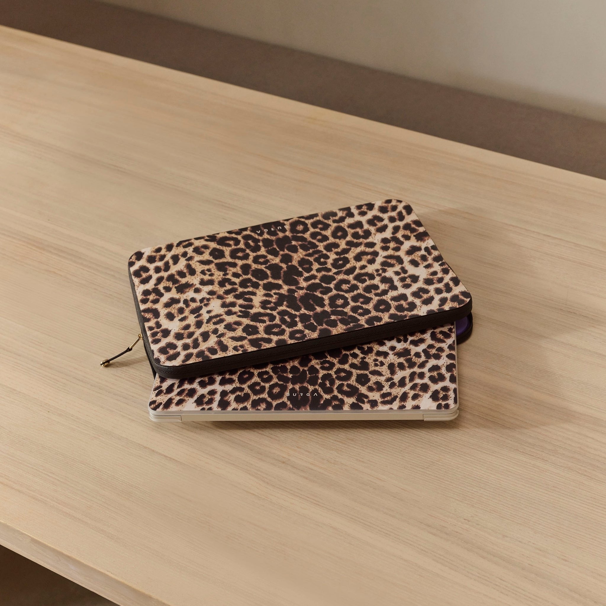 EAN 4772229158201 - BURGA Player 33 cm (13") Funda Multicolor imagen 2