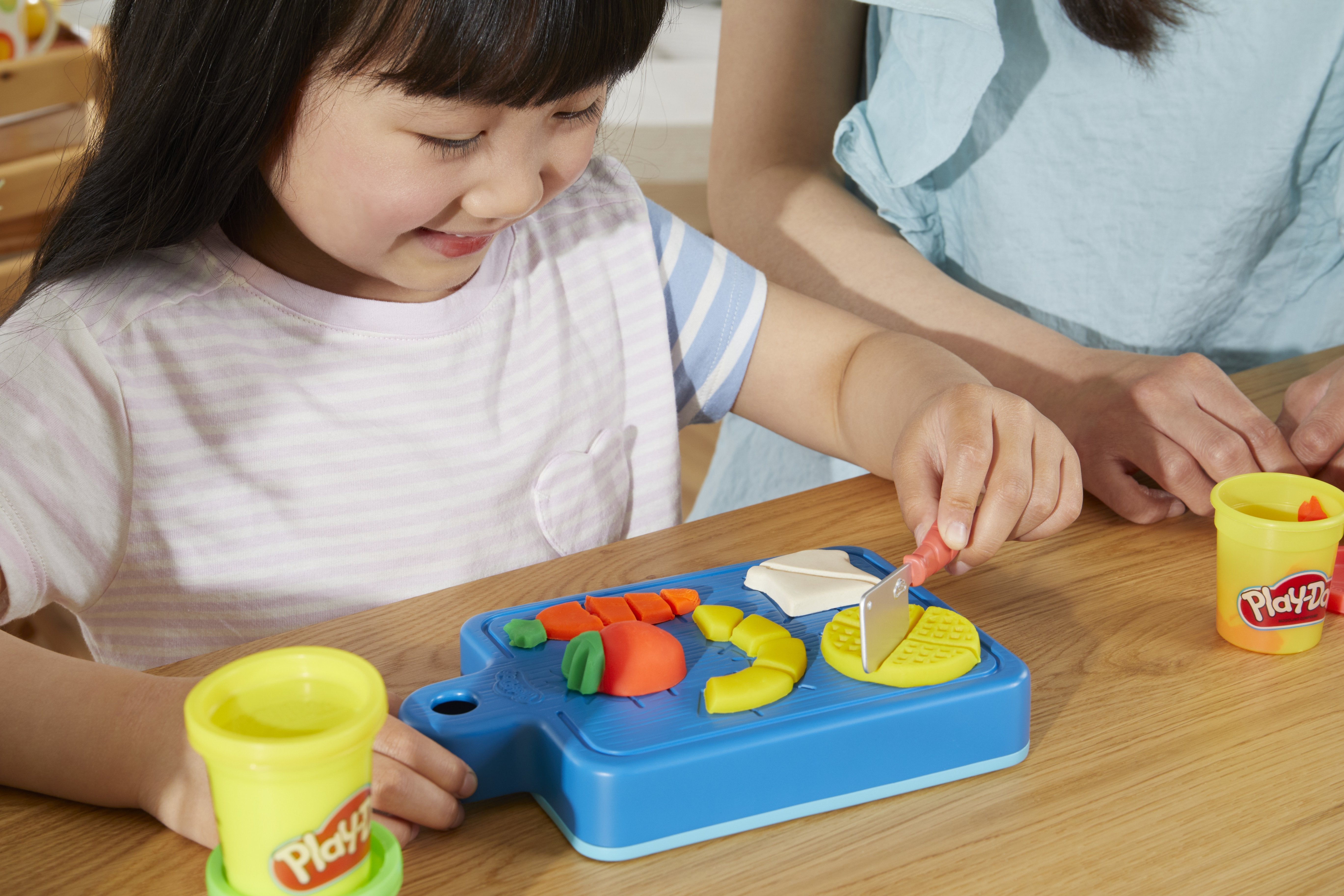 Hasbro Play-Doh Little Chef Starter Kit, Amasar F69045l0