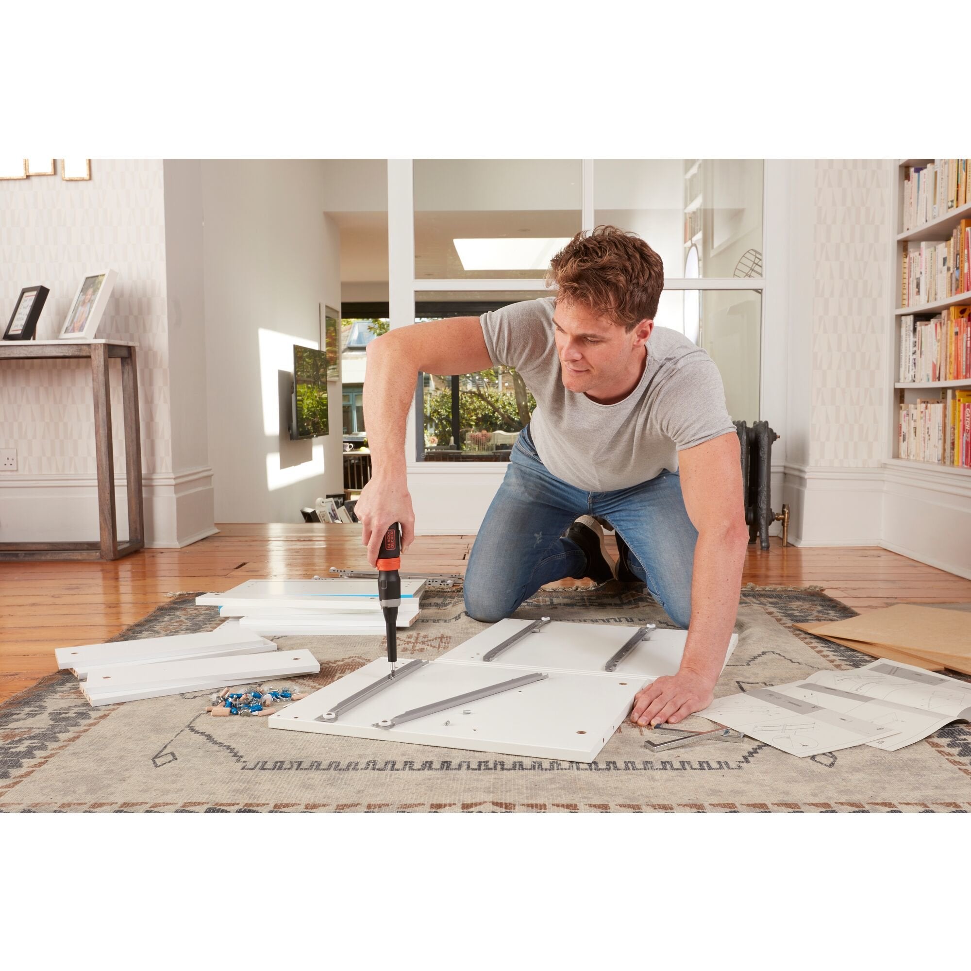 Black & Decker Bcf601c-Xj Atornillador 6v 5nm + 5 Puntas