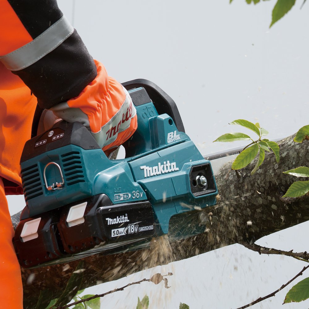 Sierra De Cadena Makita Duc256z Twin 18v Con Mango Superior Bl Lxt