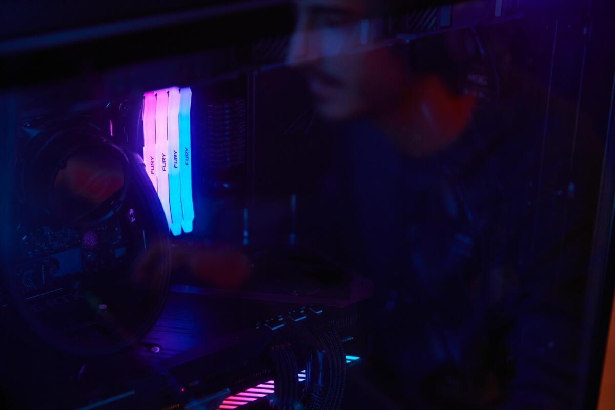 Memoria Kingston Technology Fury Renegade Rgb  32 Gb 1 X 32 Gb Ddr5 6400 Mhz  Kf564c32rsa-32