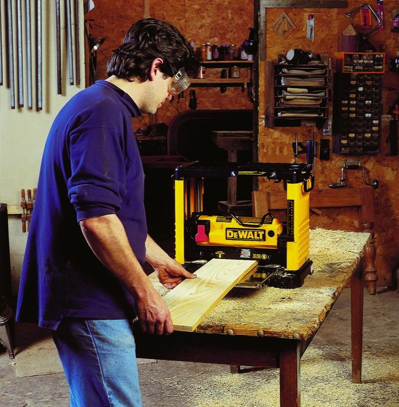 Regruesadora Dewalt 1800 W Con Anchura De Cepillado De 317 Mm