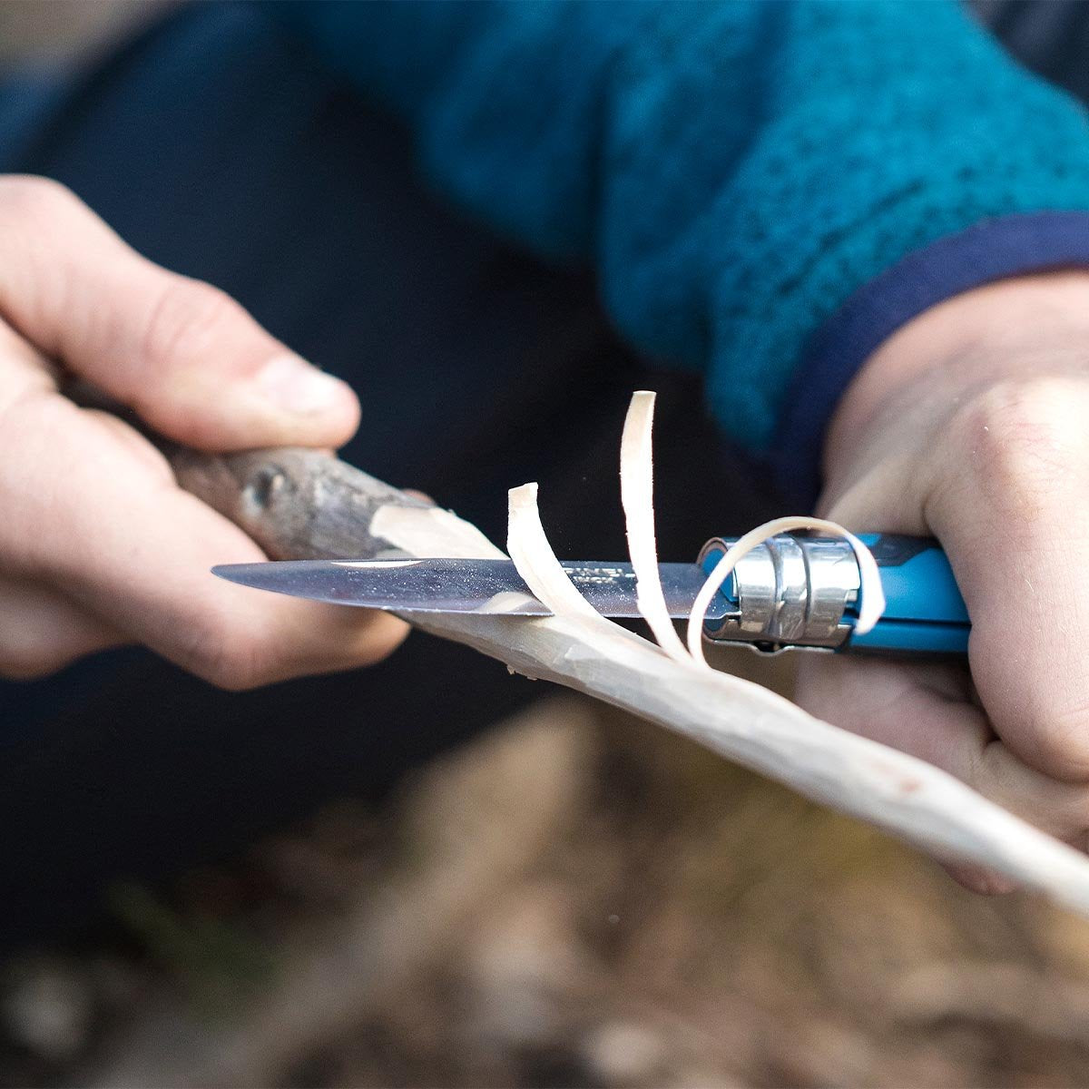 Opinel Navaja Outdoor Junior Azul Nº07 Con Silbato Hasta 100 Db, Hoja De 7,5 Cm Robusta, Punta Ligeramente Redondeada,