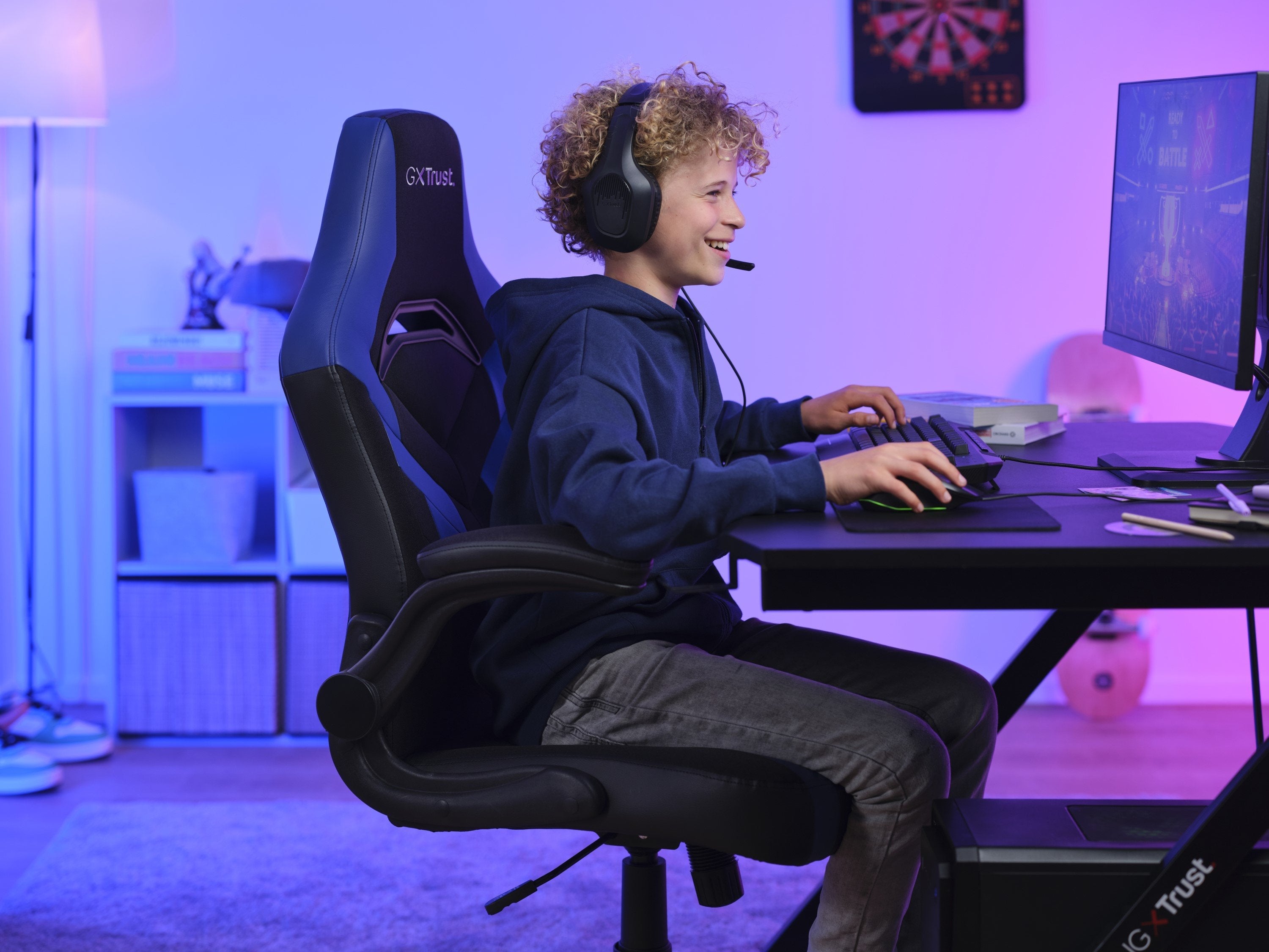 EAN 8713439251296 - Trust GXT 703B RIYE Silla para videojuegos universal Negro, Azul imagen 8