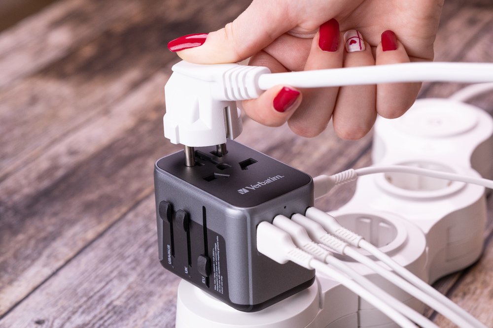 EAN 0023942495451 - Verbatim 49545 adaptador de enchufe eléctrico Universal imagen 17