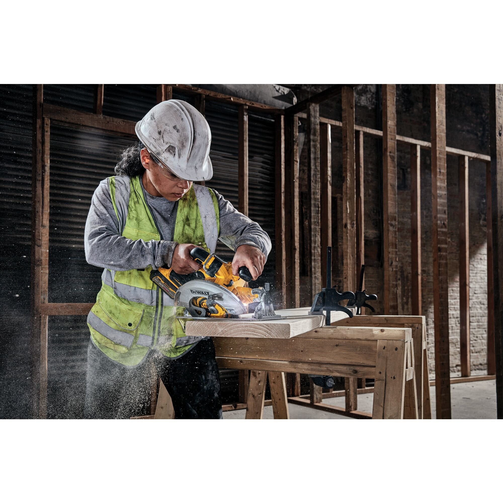 Sierra Circular Inalámbrica Dewalt Flexvolt Advantage Dcs573nt, 18 Voltios Amarillo/Negro, Sin Batería Ni Cargador, En Tstak Box Vi Dcs573nt-Xj