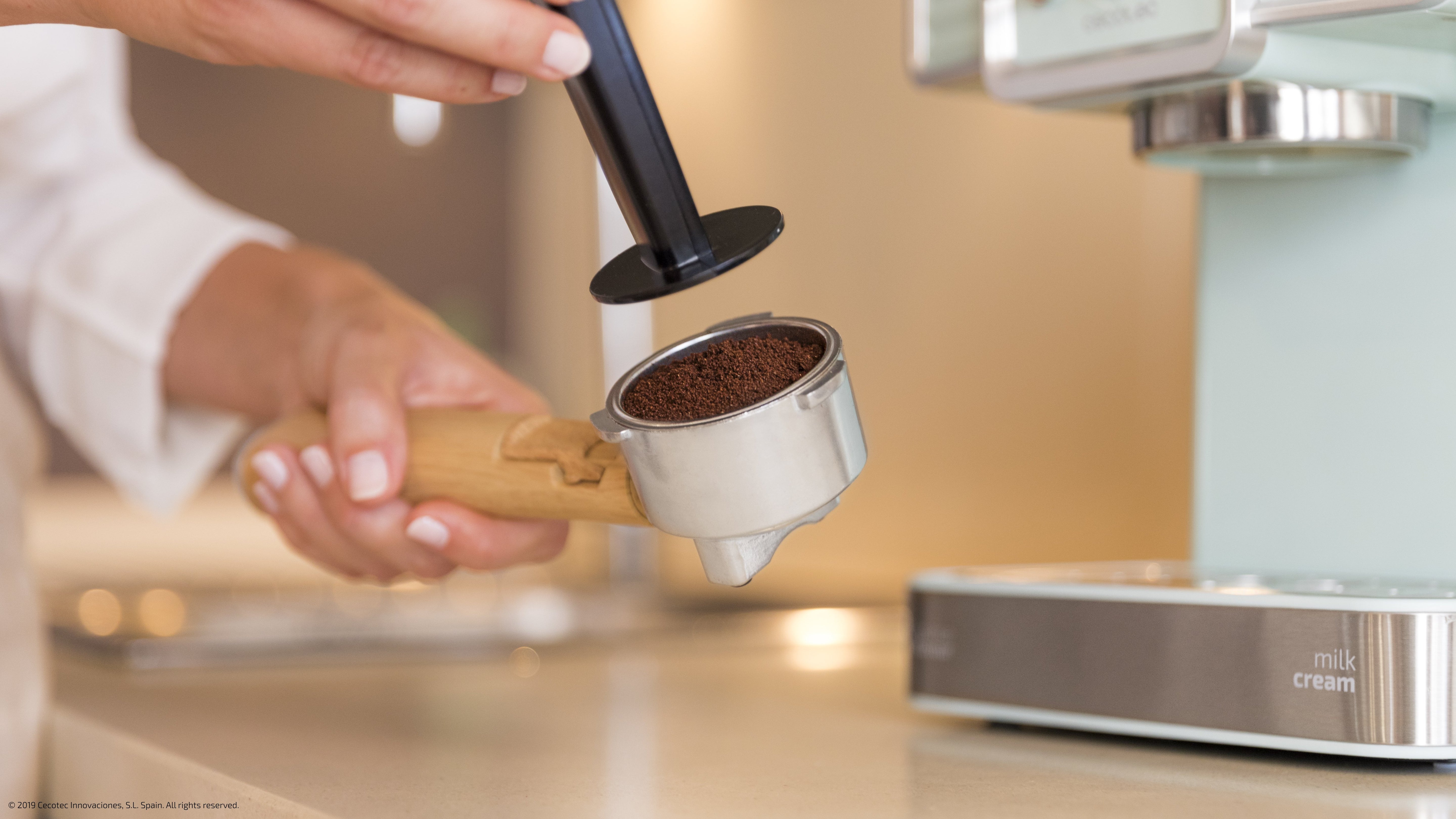 EAN 8435484015752 - Cecotec Power Espresso 20 Tradizionale Máquina espresso 1,5 L imagen 9