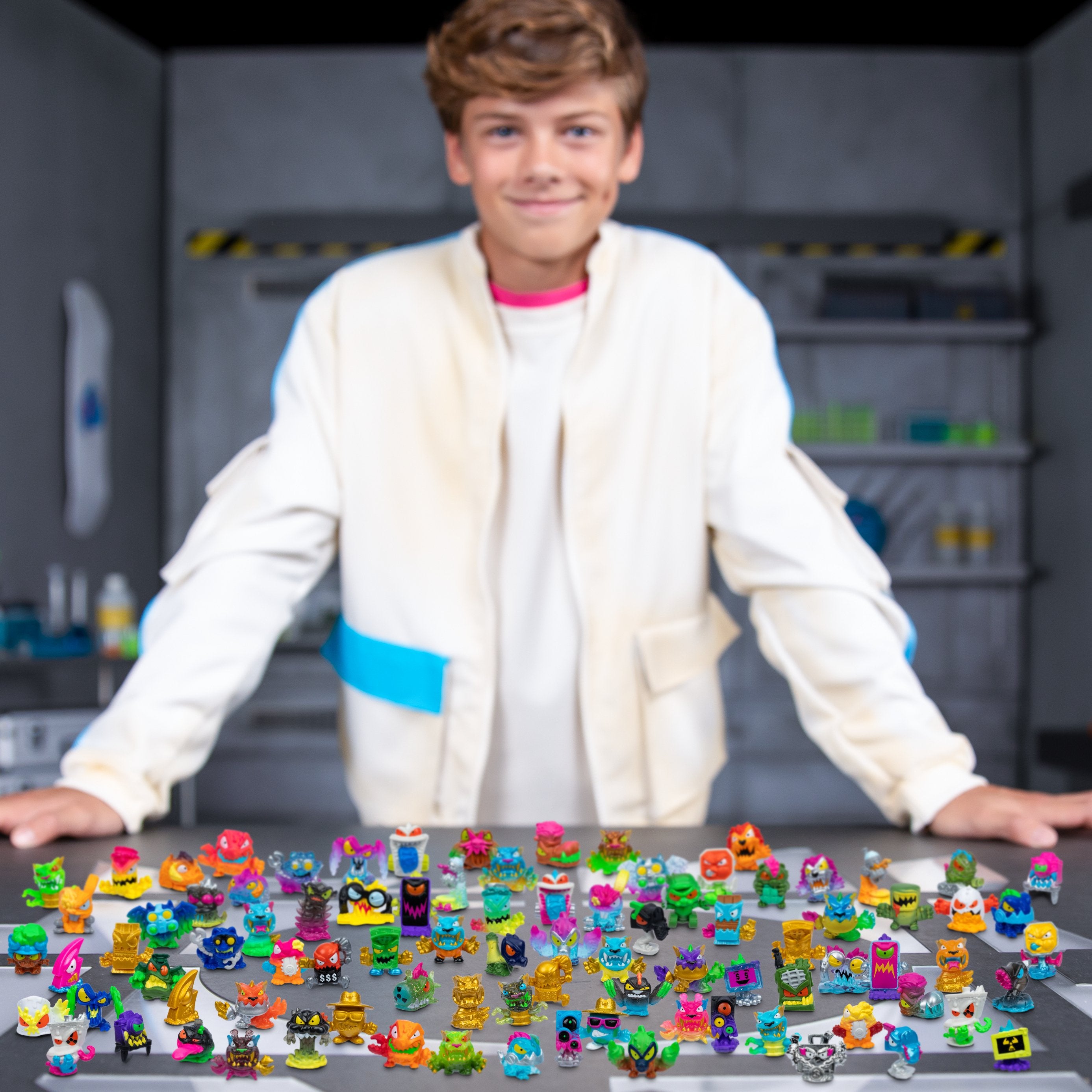 EAN 630996247525 - Moose Toys MrBeast Lab Swarms II Atomic 12-pack imagen 14
