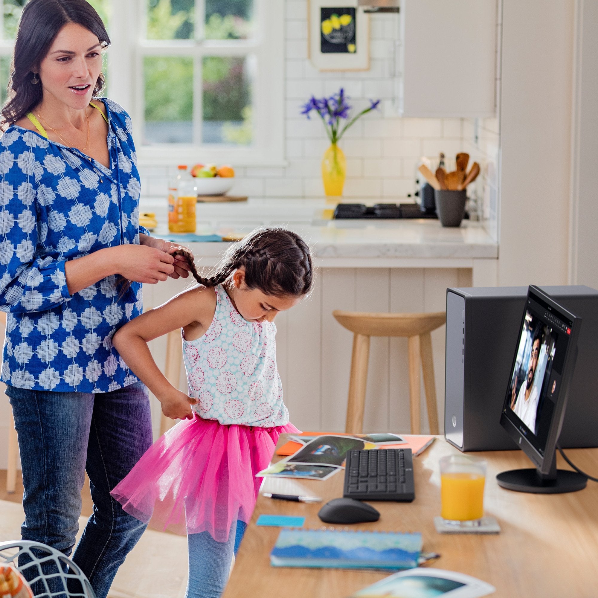 Pc Hp Omnidesk Desktop M02-0015ns Intel Core I5-14400 16gb 1tb Ssd Sin Sistema Operativo