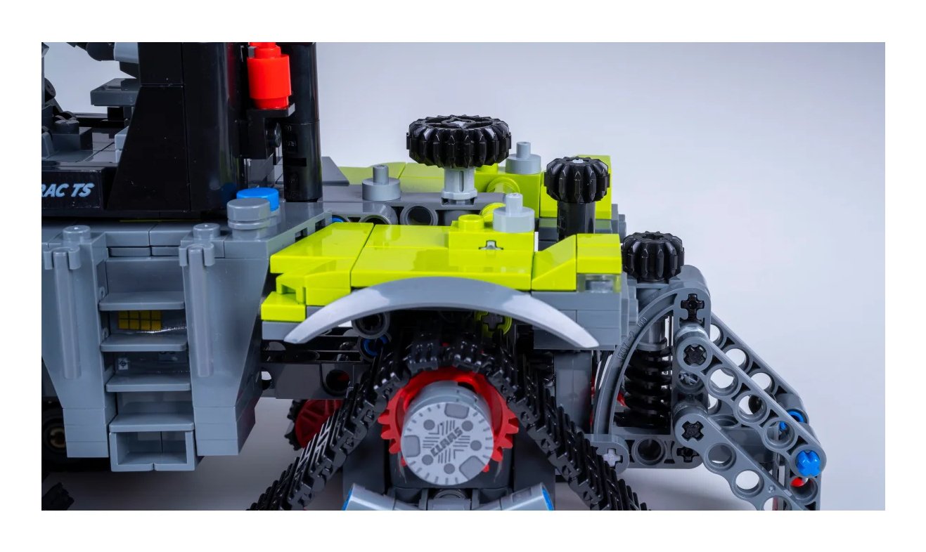 Jamara Cada Claas Xerion 1:32 Bricks Amarillo 8+