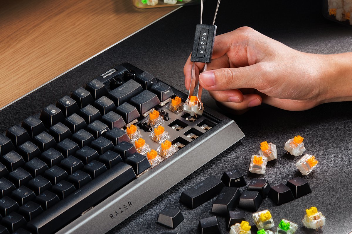 Teclado Ingles Razer Blackwidow V4 75% Us - Versión Uk Rz03-05000400-R3e1