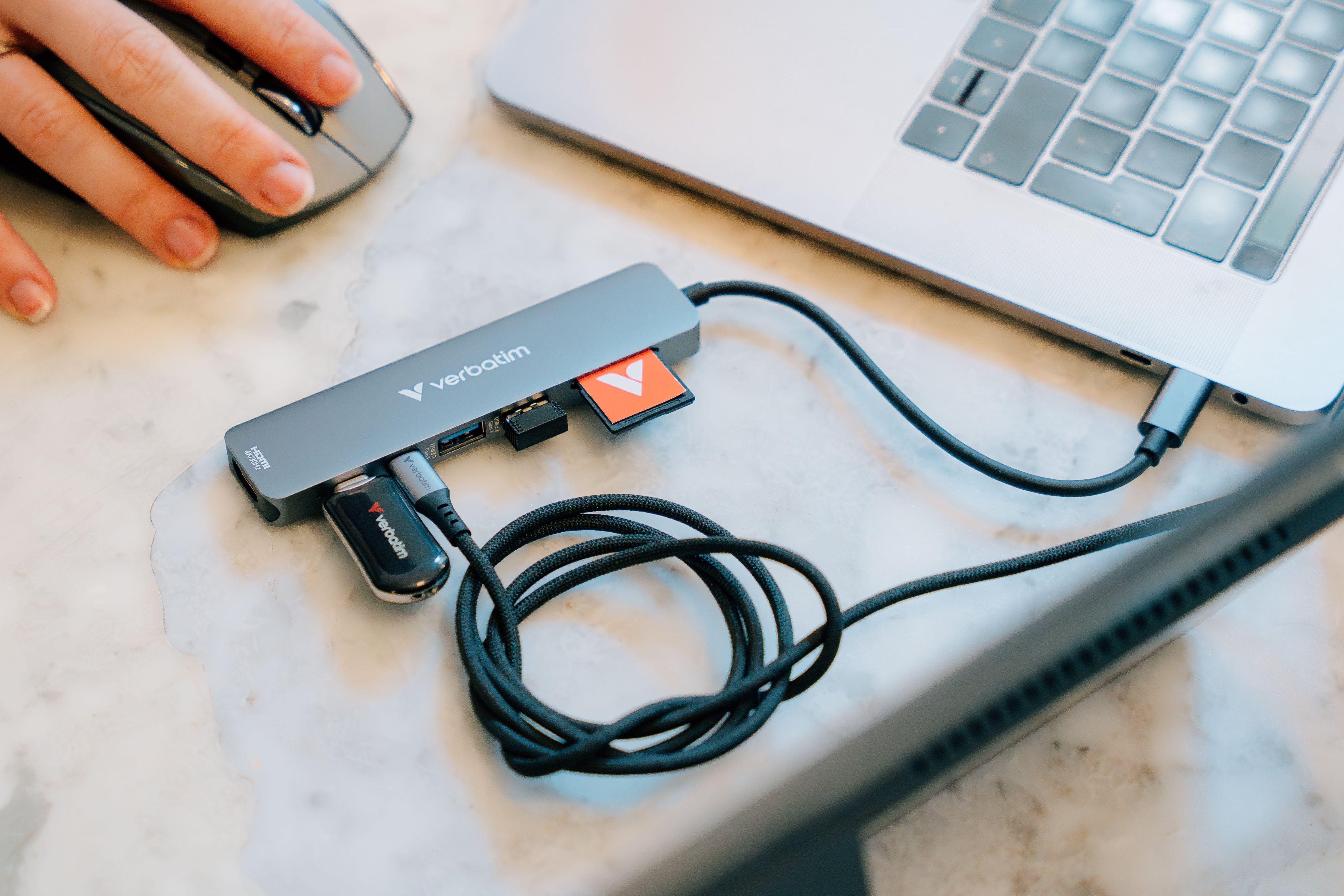 Verbatim Usb-C Essentials Multi- Port Hub 7 Port            32158