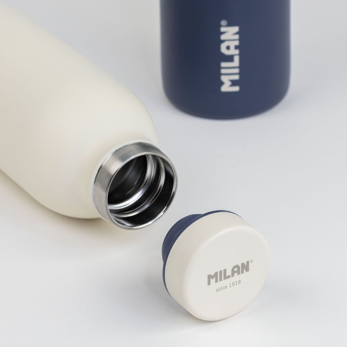EAN 8411574092636 - Milan Botella isotermica serie 1918 acero inoxidable 354ml blanco Uso diario 0,35 ml imagen 4
