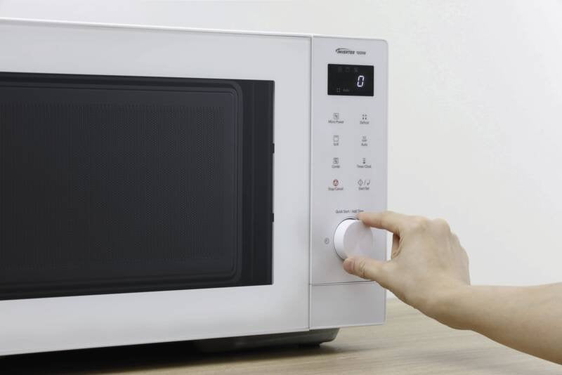 EAN 5025232969722 - Panasonic NN-GD34QWEPG microondas Gris, Blanco Microondas con grill Encimera 23 L 1000 W imagen 5