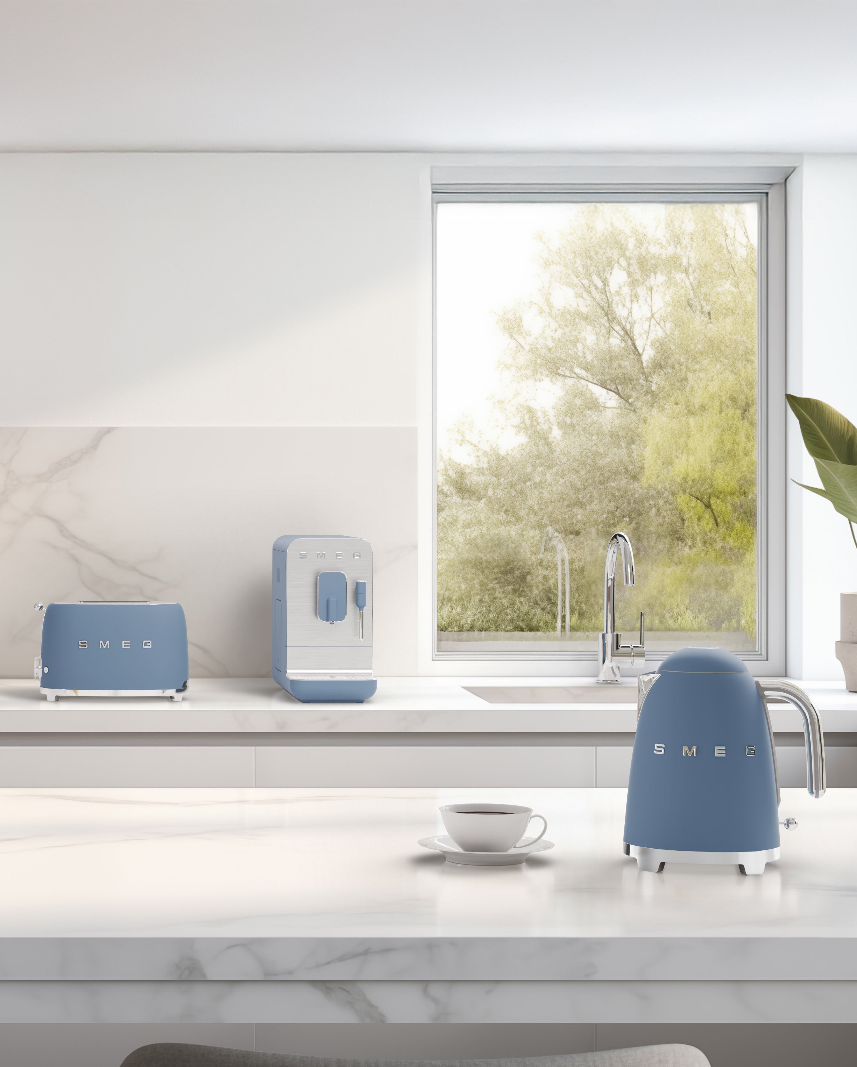 Hervidor Smeg 50´Style Tormenta Azul Klf03sbmeu