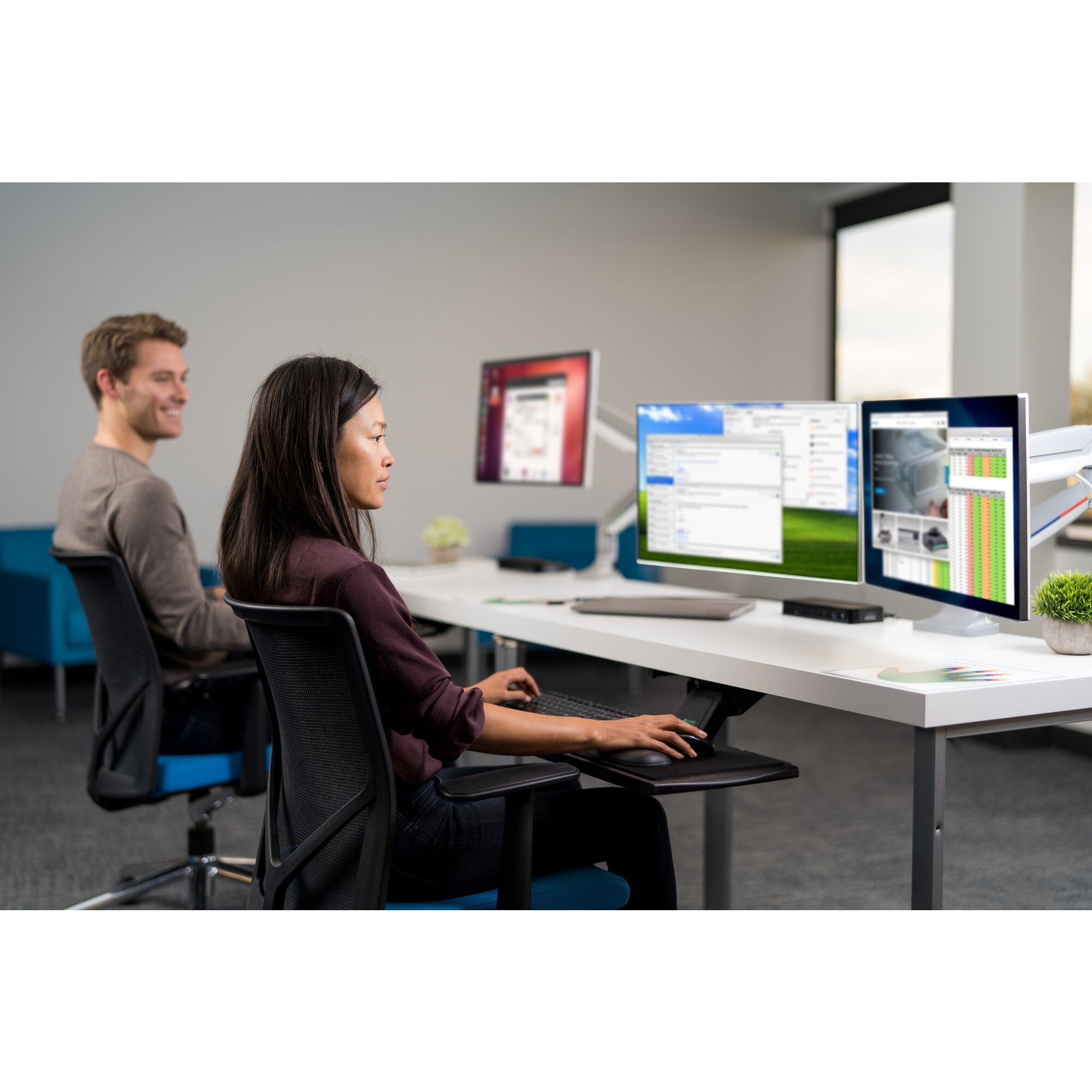 EAN 5028252597135 - Kensington K55471EU soporte para monitor 81,3 cm (32") Escritorio Gris imagen 16
