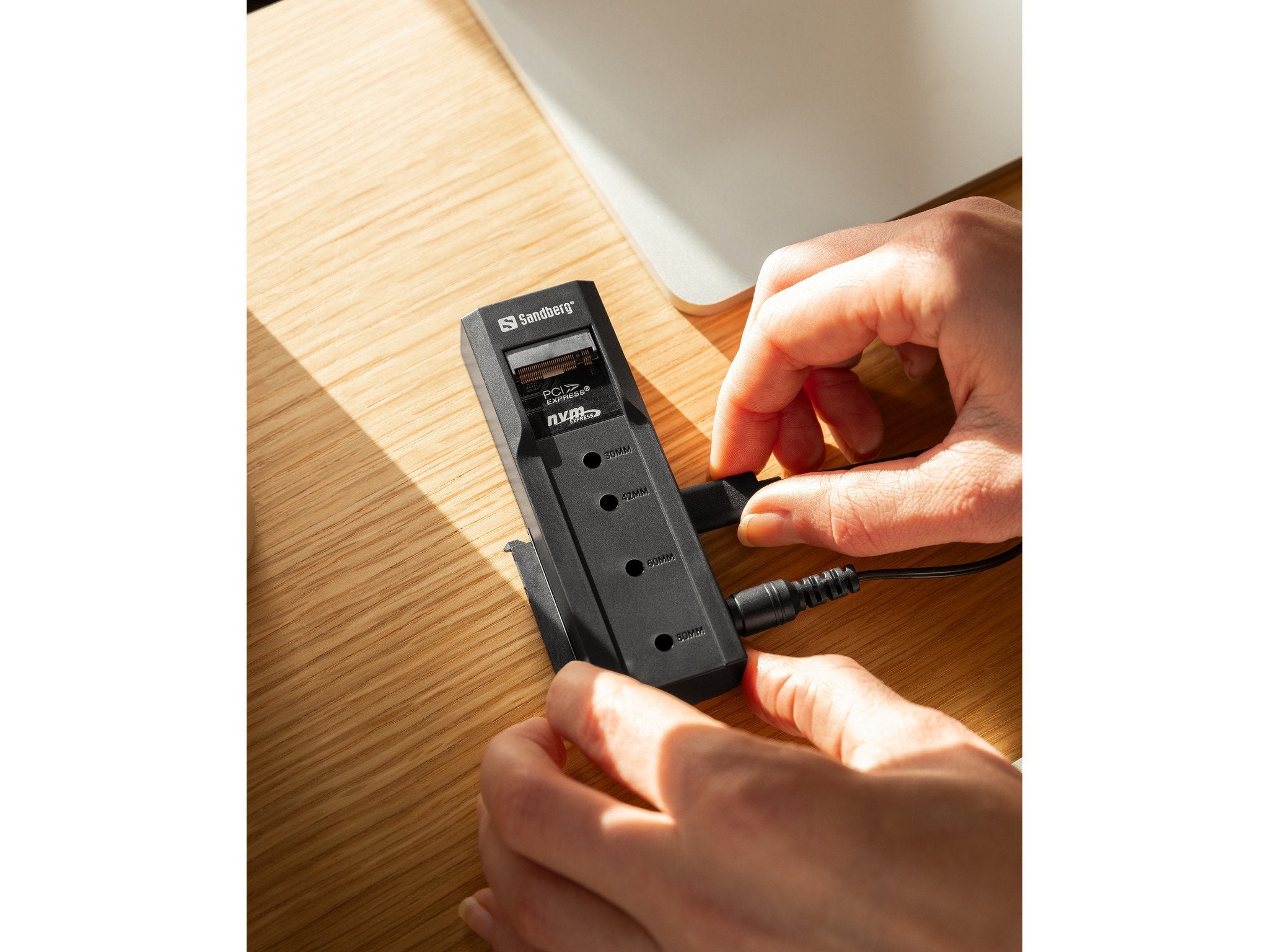 EAN 5705730136498 - Sandberg 136-49 base de conexión para disco duro USB 3.2 Gen 2 (3.1 Gen 2) Type-C Negro imagen 8