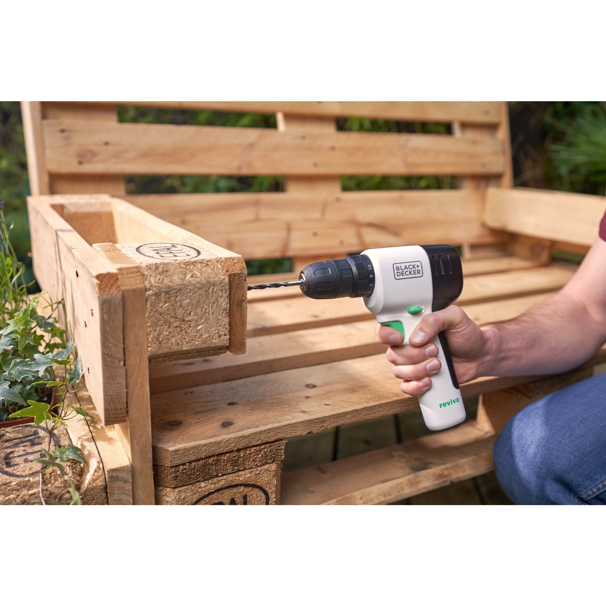Taladro Atornillador A Batería Black+Decker Reviva, 12 Voltios Blanco/Negro, Batería De Ion De Litio Integrada 1,5 Ah Revdd12c-Qw
