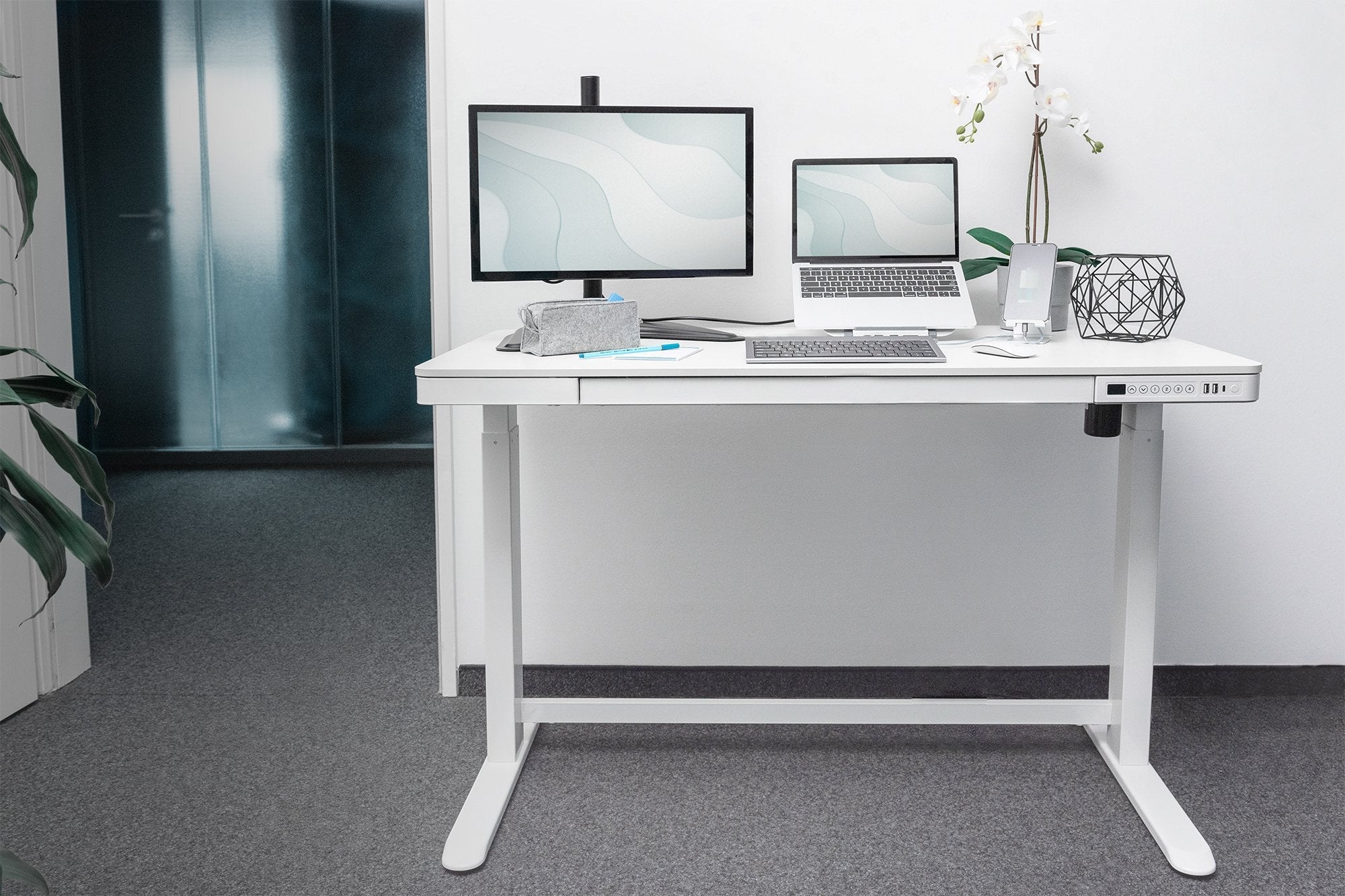 Digitus Elektr. Höhenvermellbarer Schreibtisch, Usb + Schub (Speditionsversand)