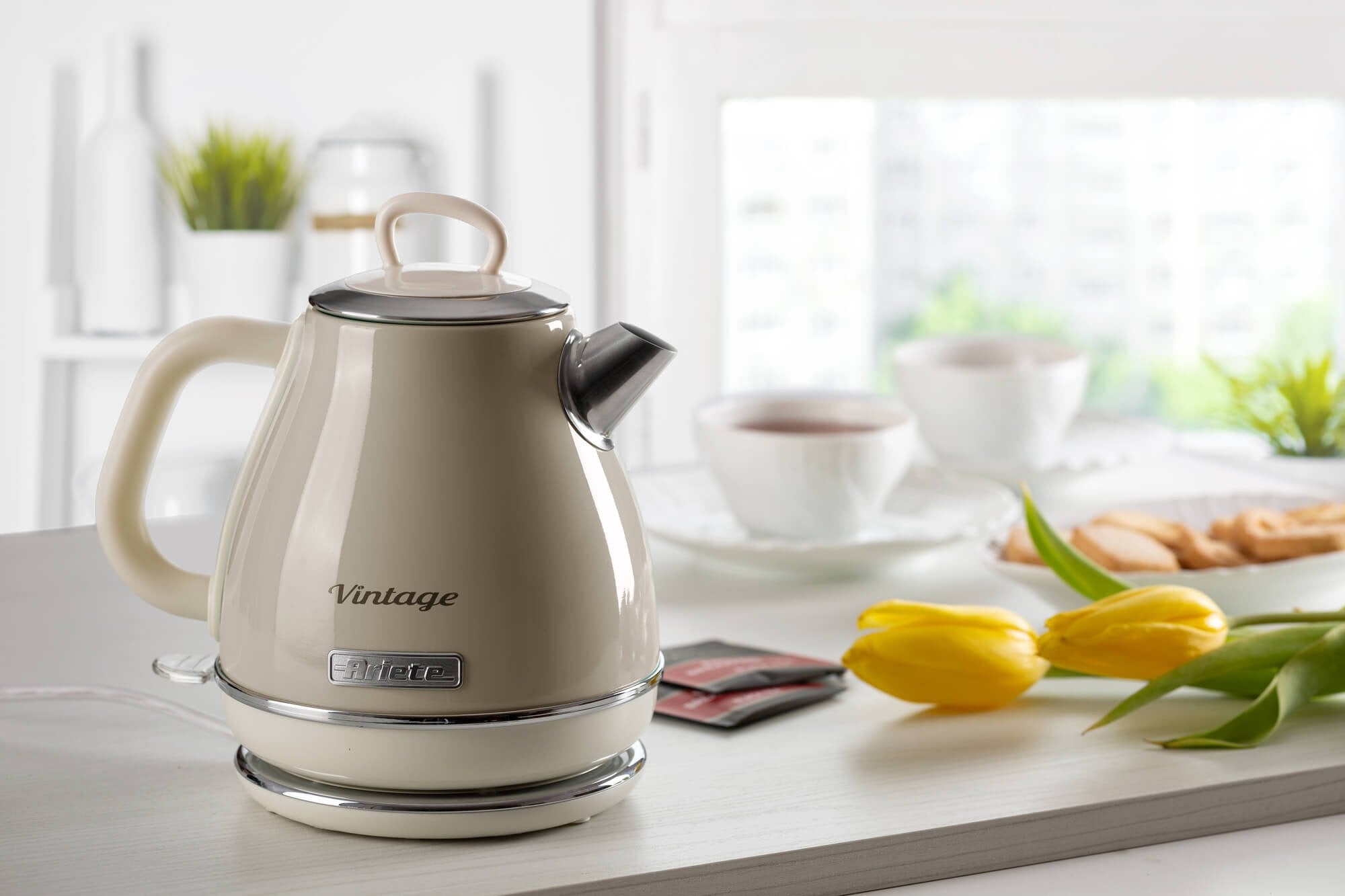 Hervidor De Agua Ariete Vintage 2868 03 2000w Capacidad 1l