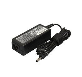 EAN 5711045960796 - Toshiba P000568360 adaptador e inversor de corriente Interior 45 W Negro imagen 1