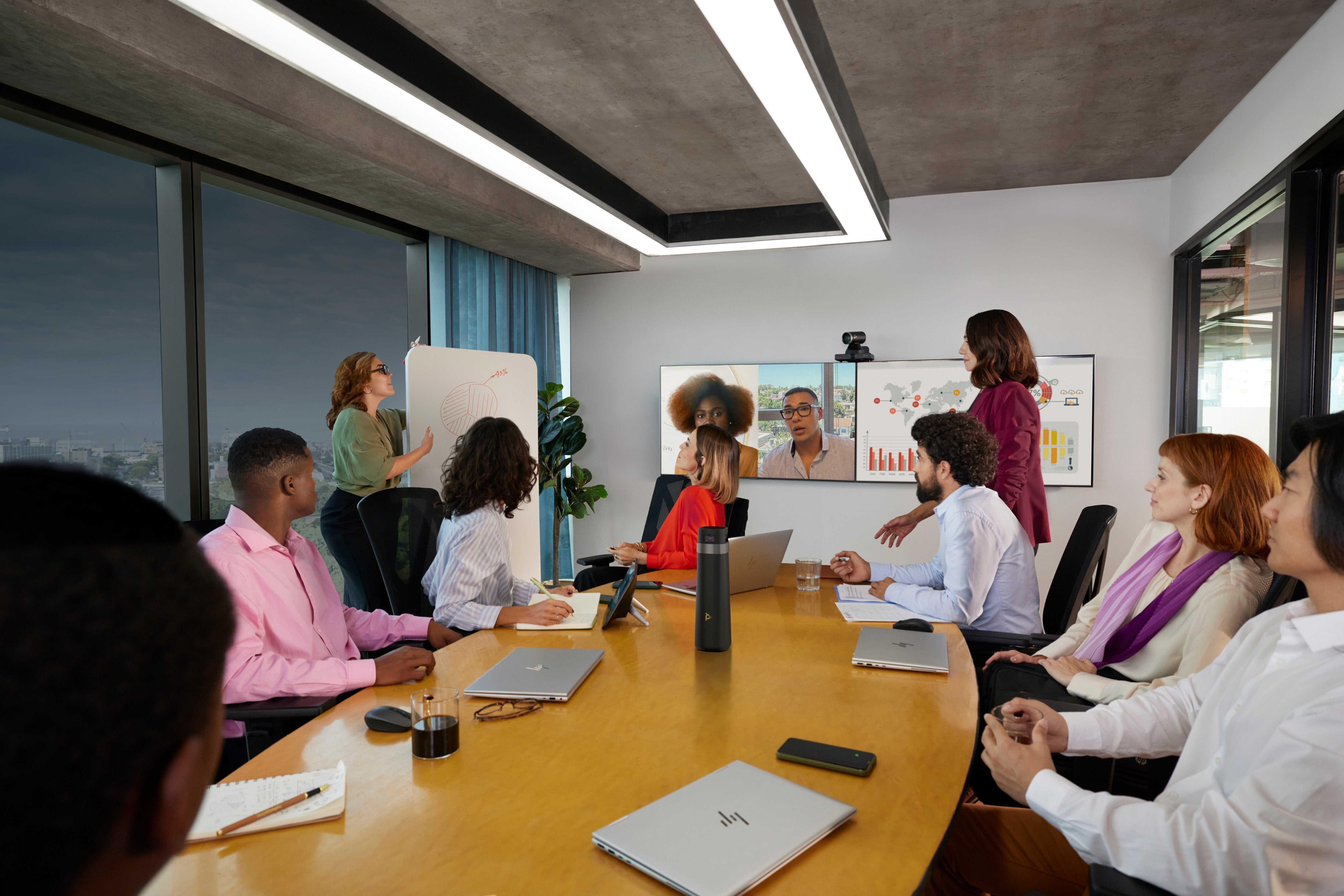 EAN 0198122562299 - POLY Studio G62 PoE+ Adapter and Cable Kit imagen 7