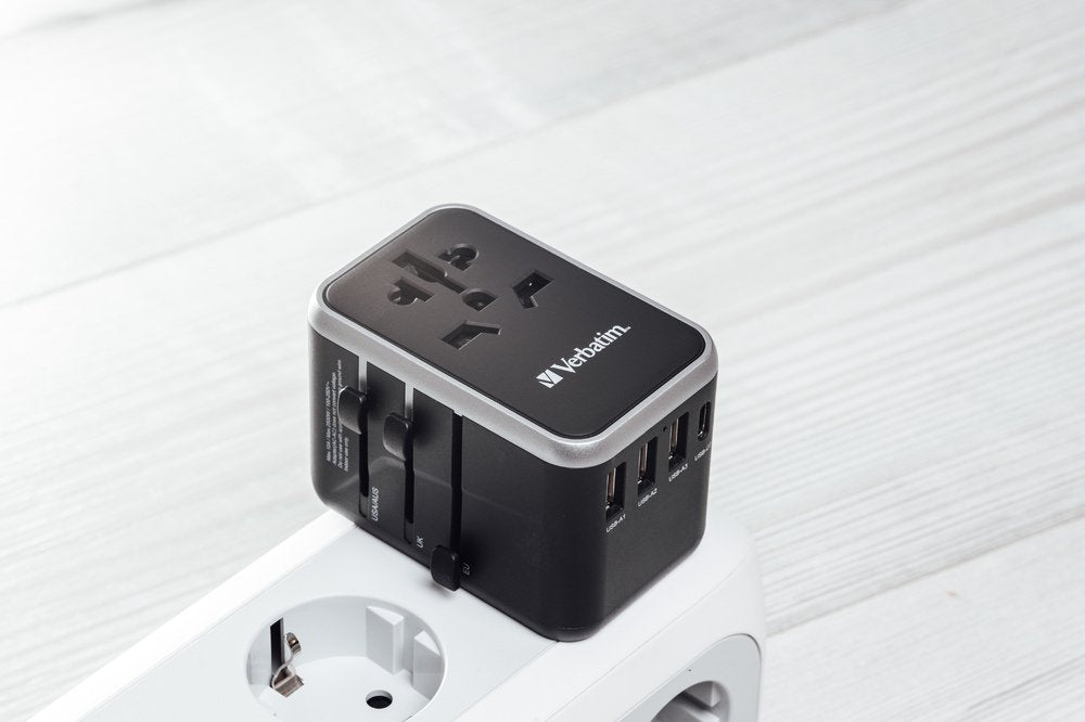 Verbatim Uta-04 Adaptador Con 1 Puerto Usb-C - 3 Puerto Usb-A - 1 Puerto Usb-C