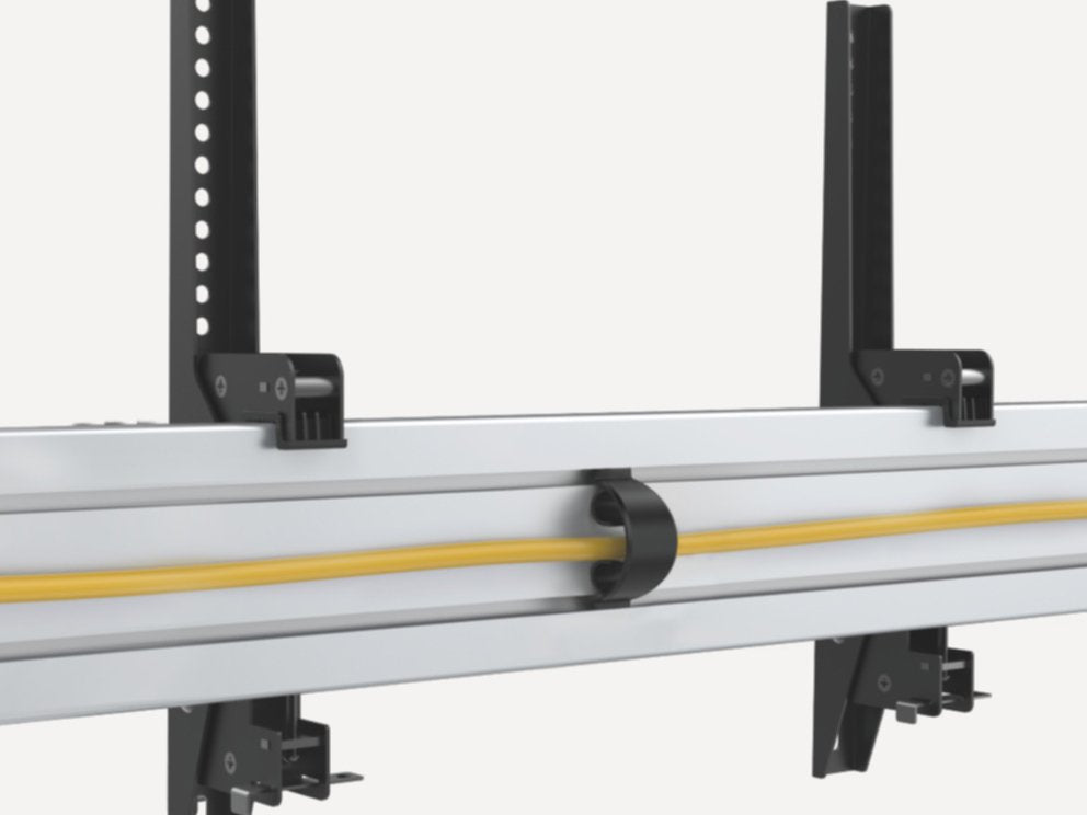 Soporte Pantalla Profesional De Techo Equip 3 Pantallas  45-50 Inclinable Max. 50kgs Por Pantalla