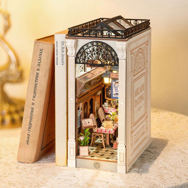 EAN 6946785119275 - ROBOTIME TGB10 Casa en miniatura y rincón de libros para montar imagen 4