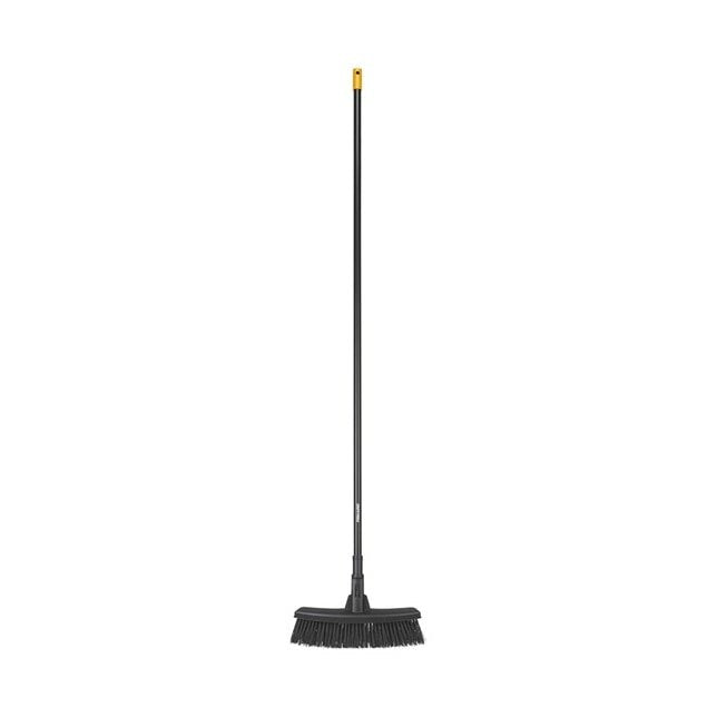 EAN 6411501310378 - Fiskars 1025921 escoba Exterior Negro imagen 1