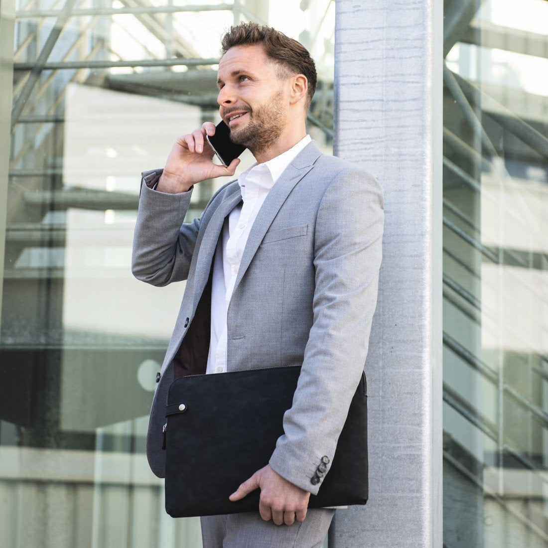 EAN 4047443477156 - Hama Classy 39,6 cm (15.6") Funda Negro imagen 6