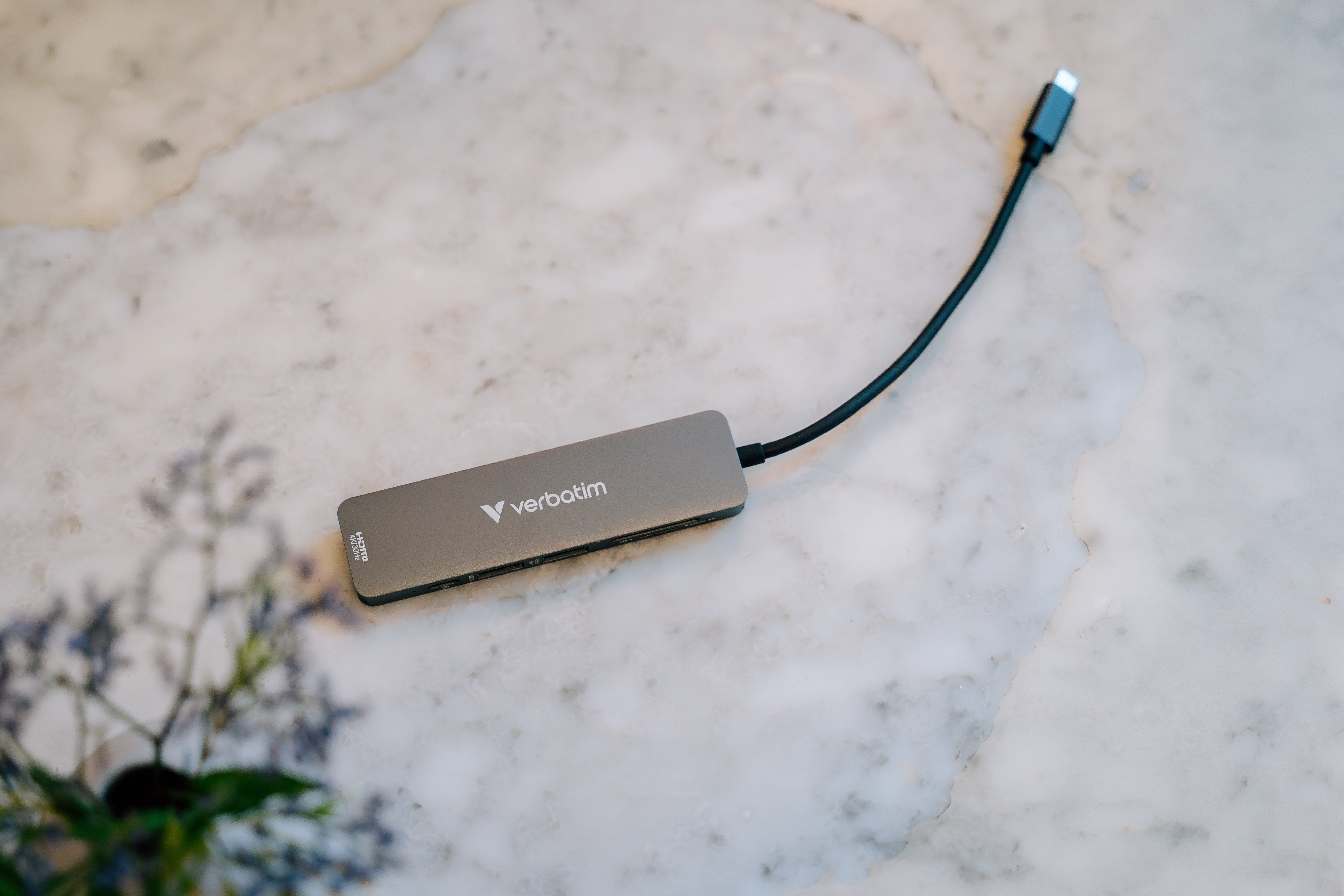 Verbatim Usb-C Essentials Multi- Port Hub 6 Port/Card Read. 32156