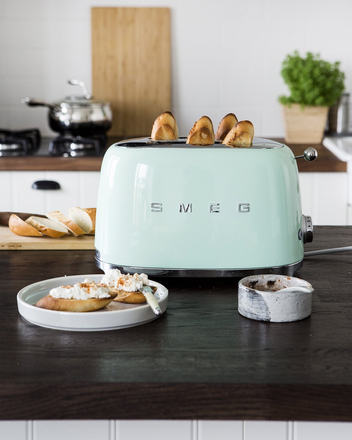 EAN 8017709189051 - Smeg TSF01PGEU tostadora 6 2 rebanada(s) 950 W Verde imagen 15