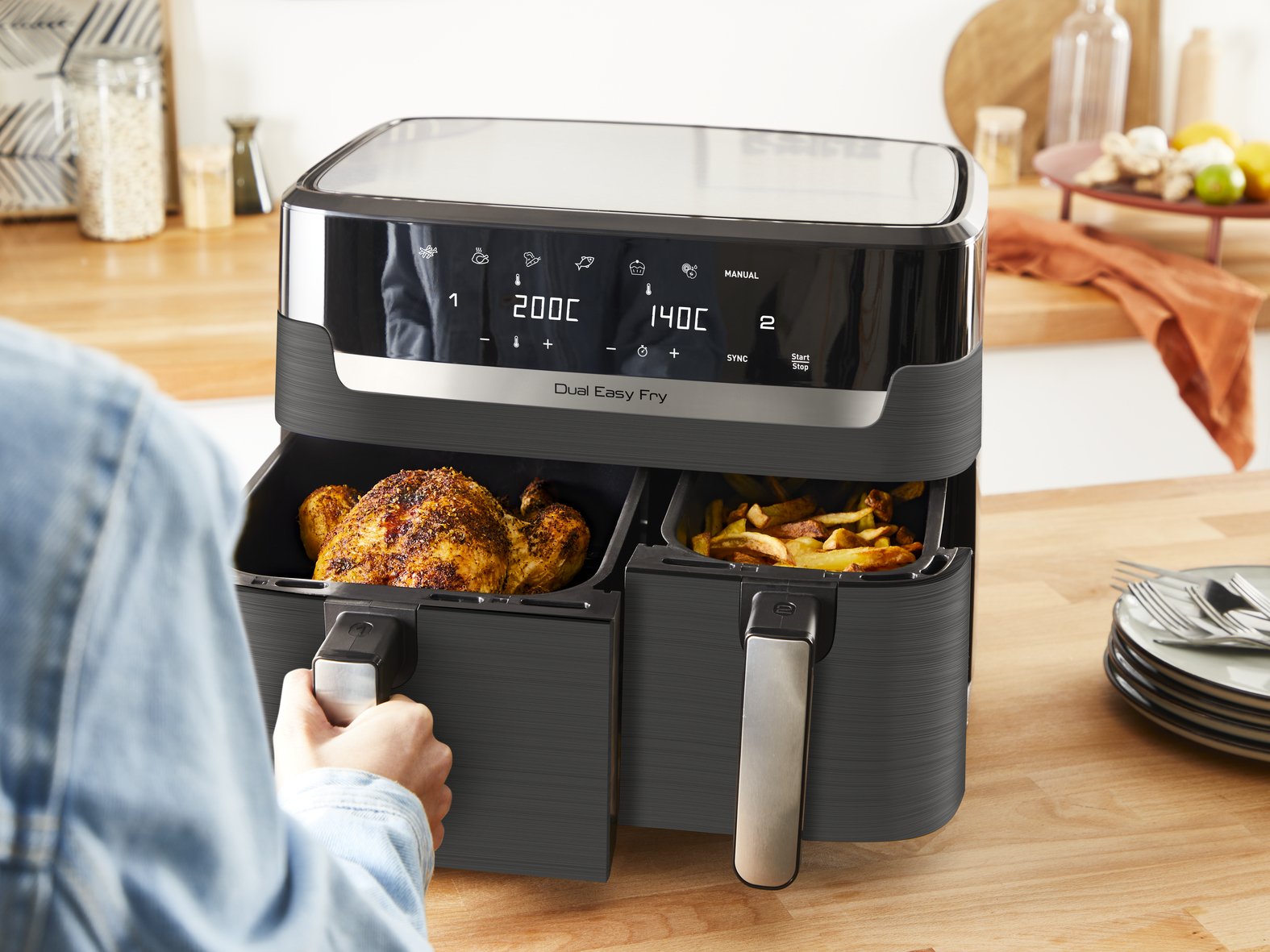 Freidora De Aire Caliente Doble Tefal Dual Easy Fry & Grill Negra, 2.700 Vatios, 2 Cestos 5,2 Litros + 3,1 Litros Ey905b