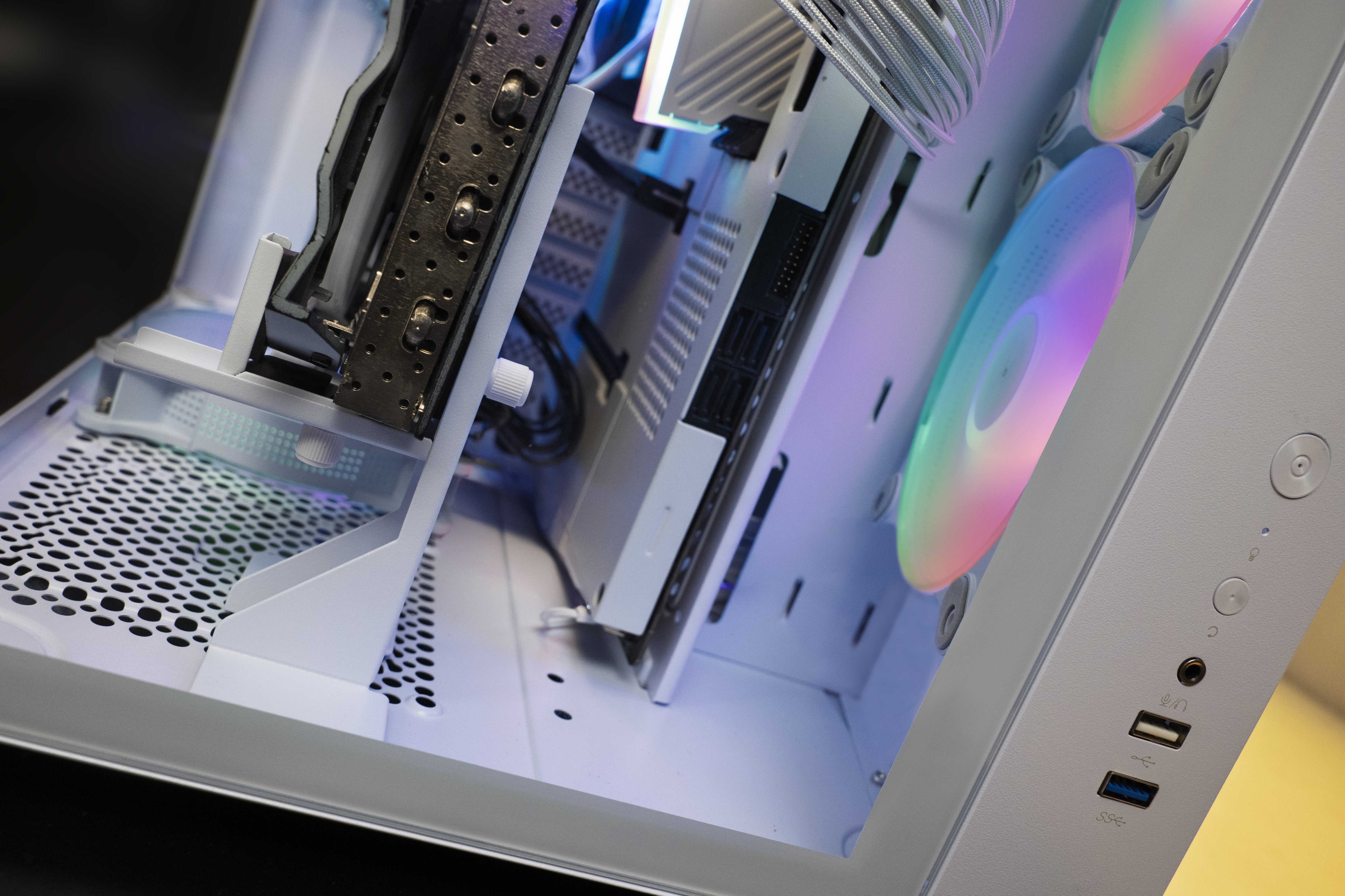 Soporte Para Tarjeta Gráfica Mars Gaming Mca-Gcbpro Compatibilidad Universal Blanco