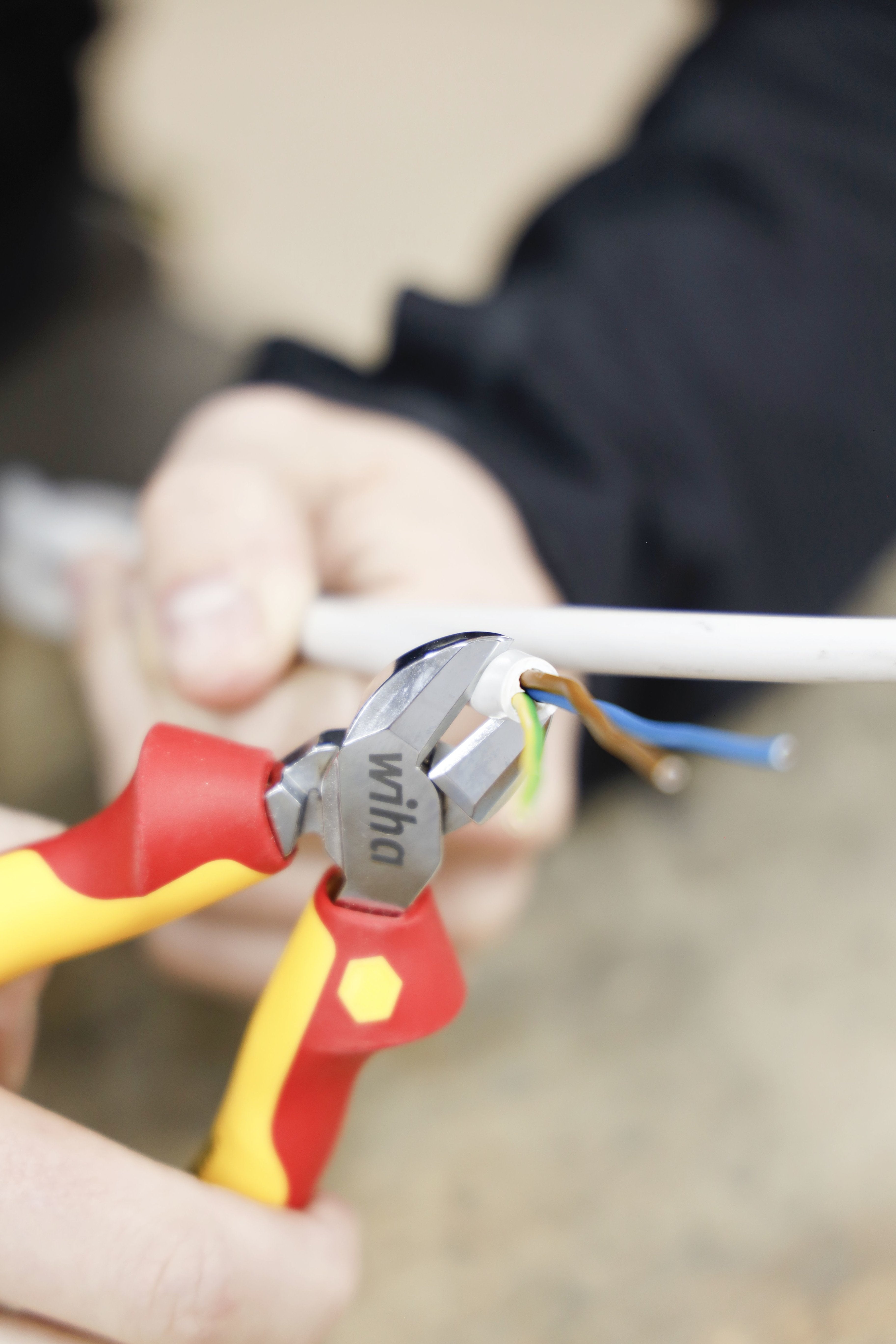 Wiha Side Cutter Professional Electric