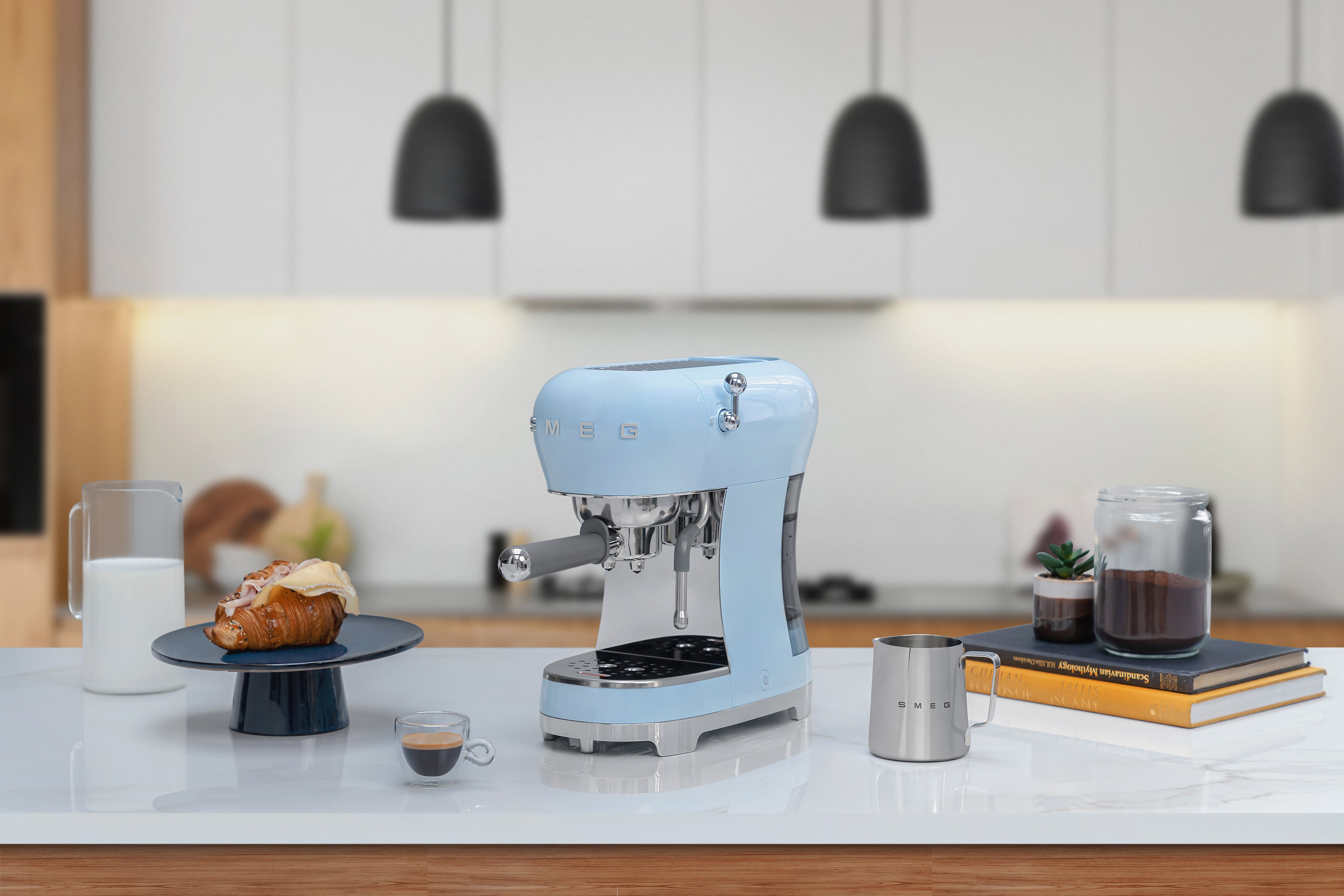 EAN 8017709324766 - Smeg ECF02PBEU cafetera eléctrica Manual Máquina espresso 1,1 L imagen 10